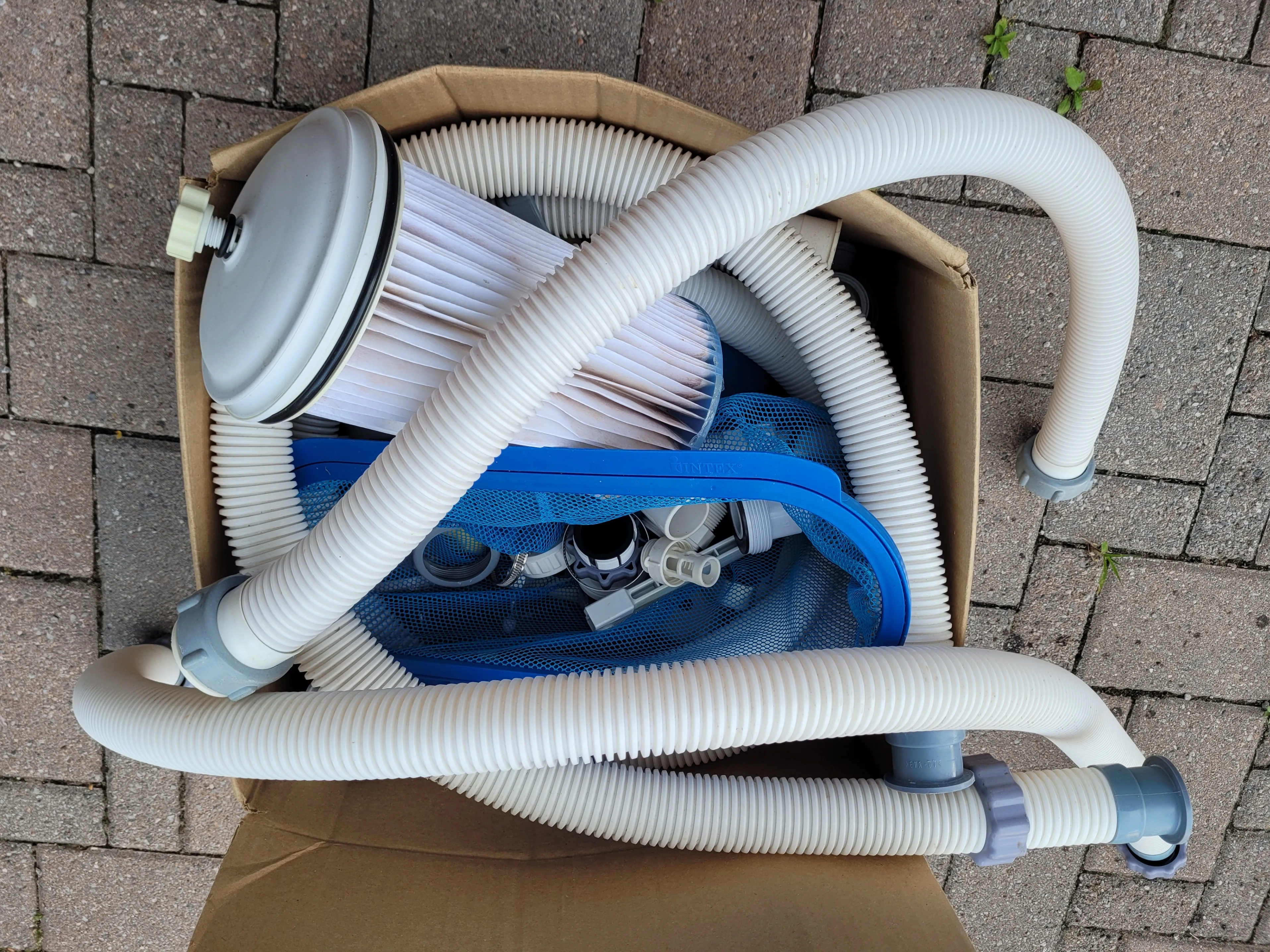 Used Intex Rectangular Ultra Frame Above Ground Pool- 18'x9'x52" image indicator(2)