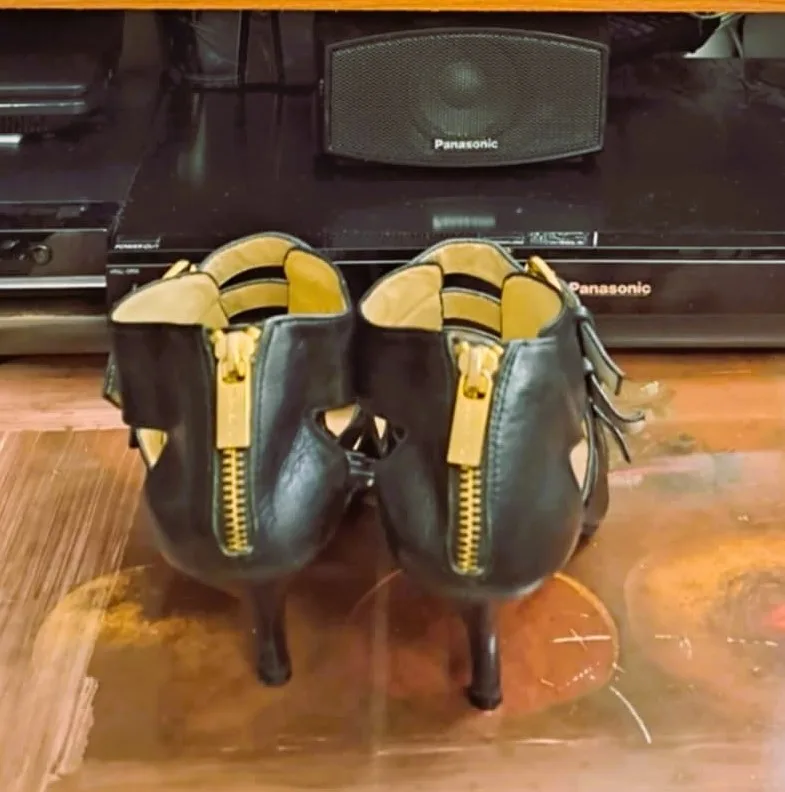 Michael Kors Genuine Leather Sandals image indicator(5)