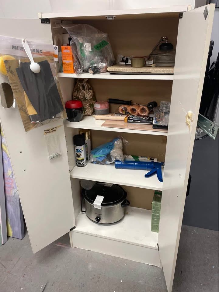 White Pantry-Style Cabinet 🥕 - photo 2