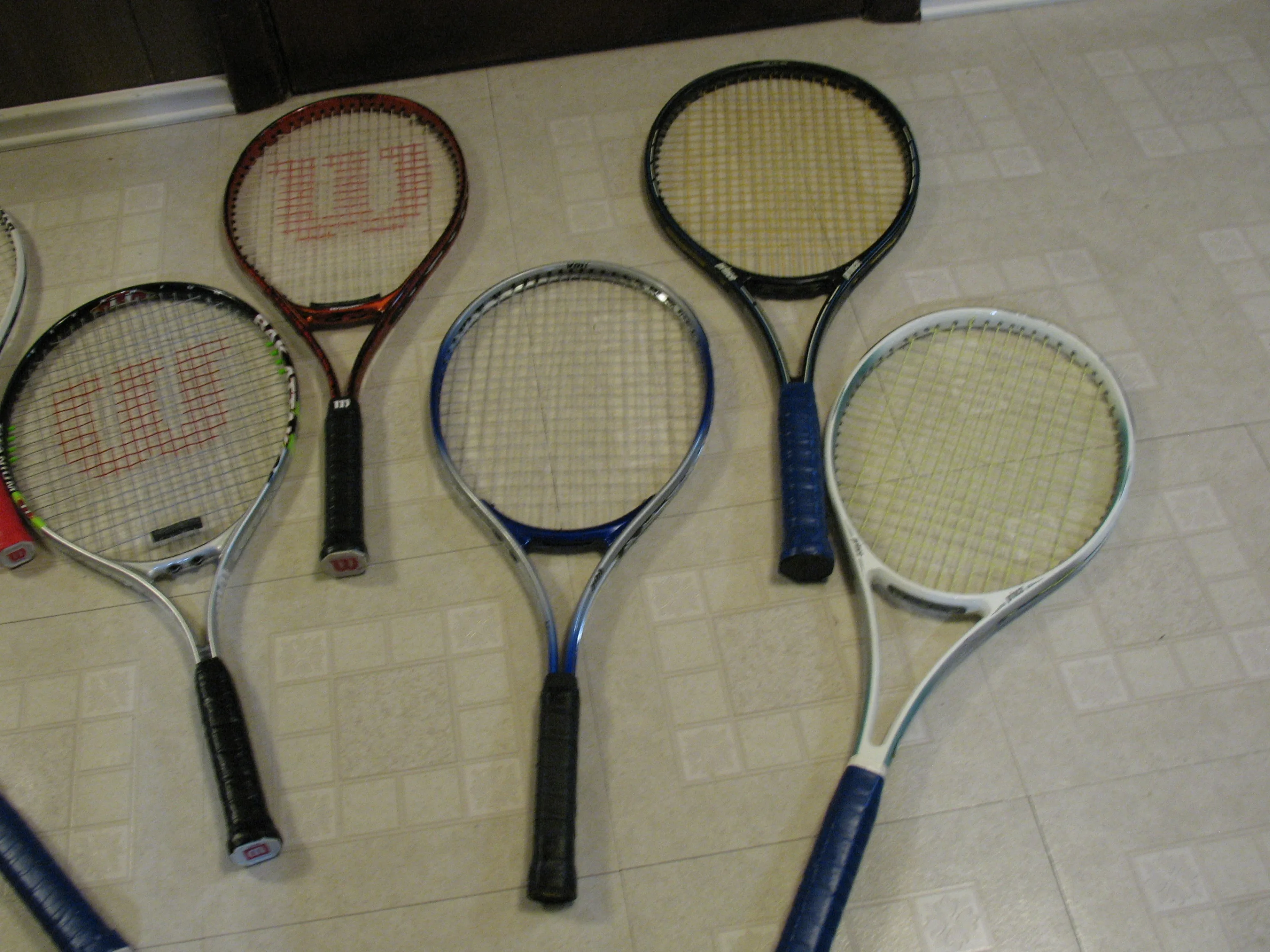 Tons of Tennis Rackets image indicator(8)