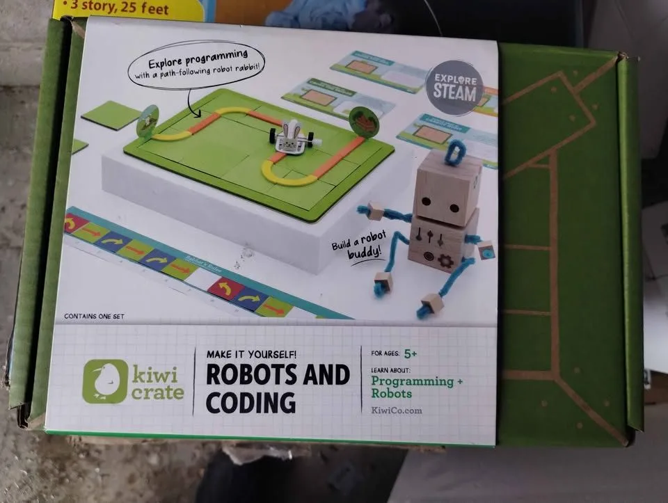 Kiwi Crate Robots and Coding BNIB thumbnail