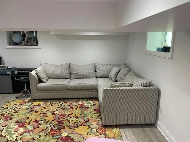 L-Shaped Striped Couch - Klaussner Brand image indicator(3)