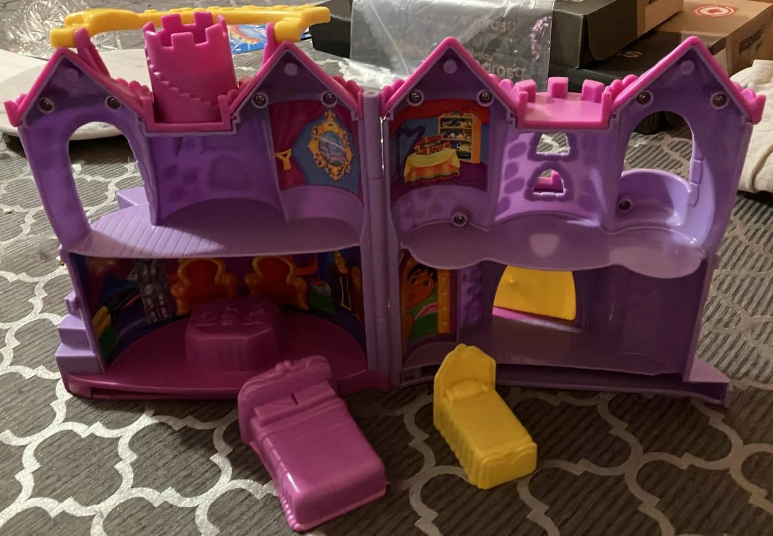 Dora the Explorer Let's Go Adventure Fairytale Castle image indicator(2)