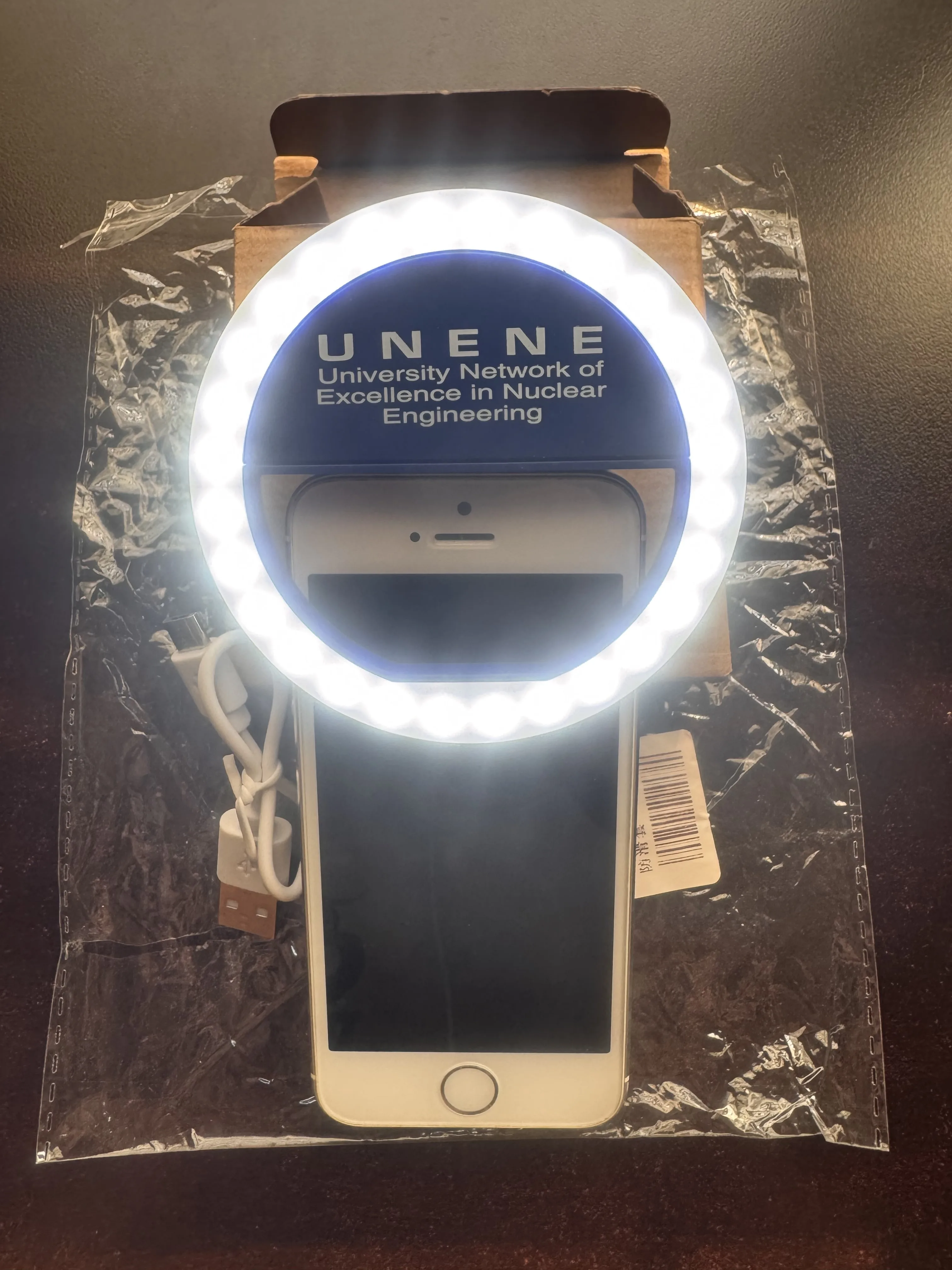 Clip-On Ring Light for Phones (USB Rechargeable) thumbnail
