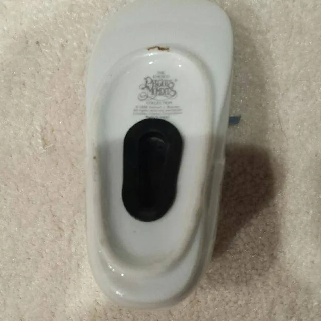 Precious Moments Shoe Collectible Bank image indicator(3)