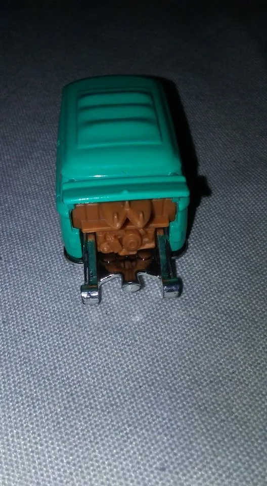 Hot Wheels Volkswagen Teal Surf Shop Woodie VW image indicator(2)