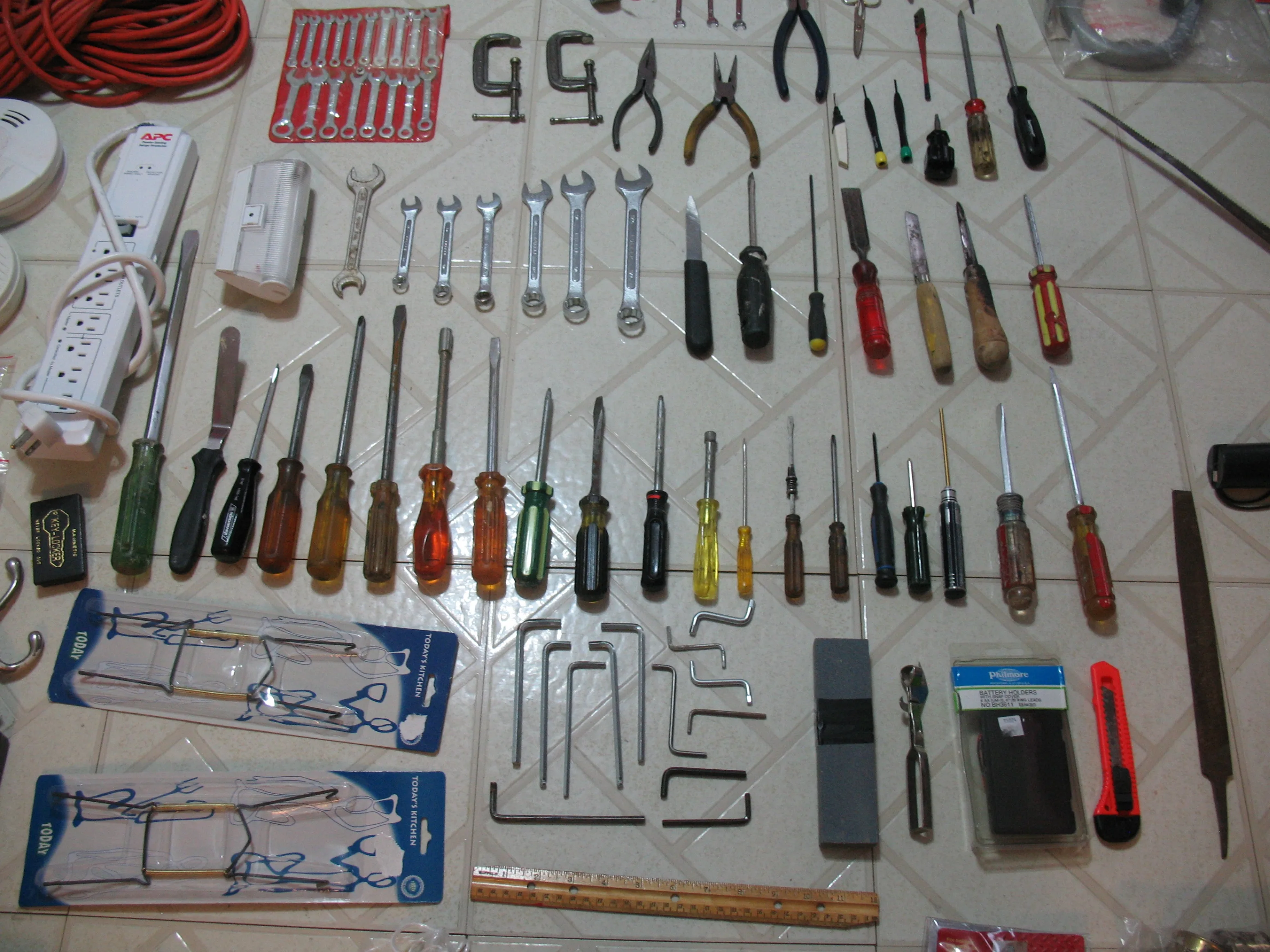 5 Power Tools, 350 Hand Tools/Accessories, 1000's of Fasteners image indicator(6)