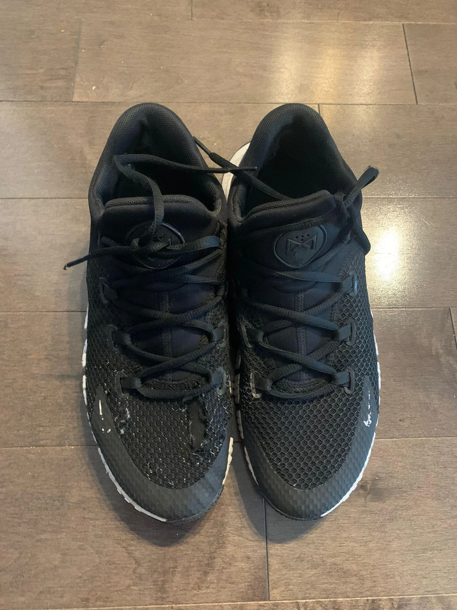 Nike sneakers ***with signs of wear*** image indicator(5)