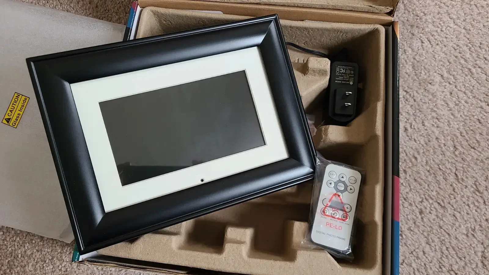 99% new - 7" LCD digital photo frame thumbnail