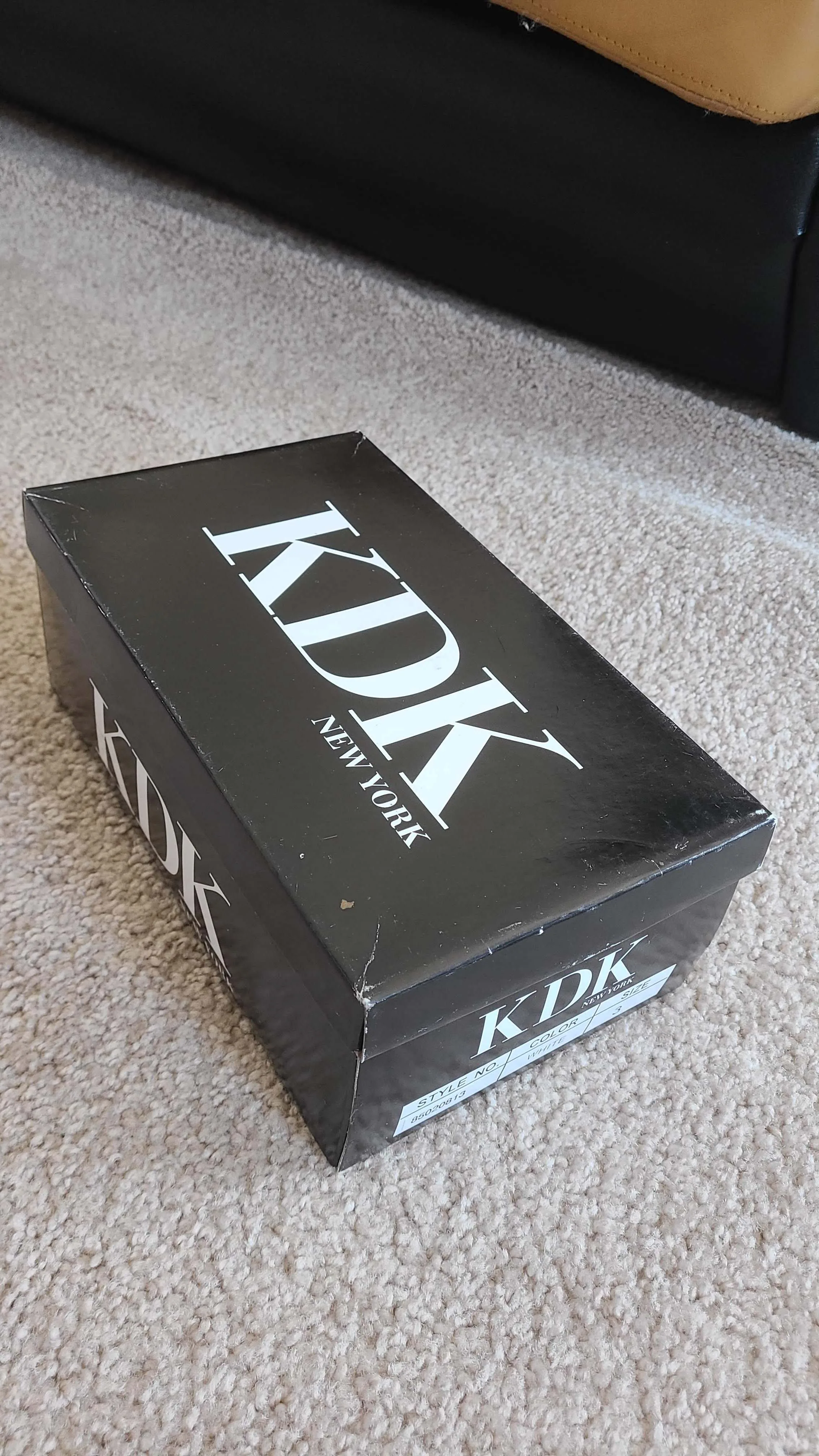 KDK New York Girls' White Dress Shoes, Size: Youth 3 image indicator(7)