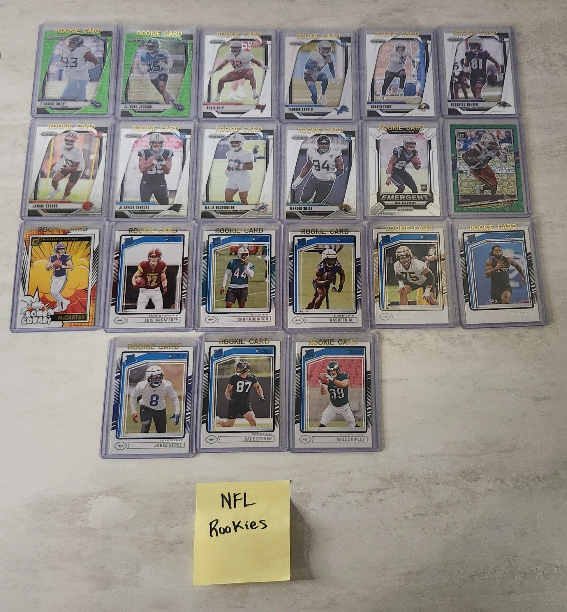 ⚽🏒🏈 100's of Sports Card Bundle! Rookies, Inserts, Supplies thumbnail
