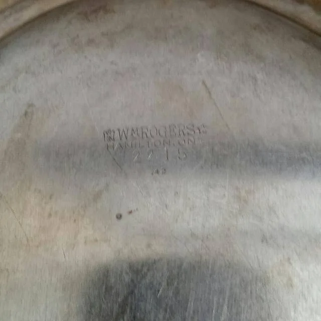 WM Rogers Silverplate Covered Serving Dish – Vintage Oval Tray image indicator(5)
