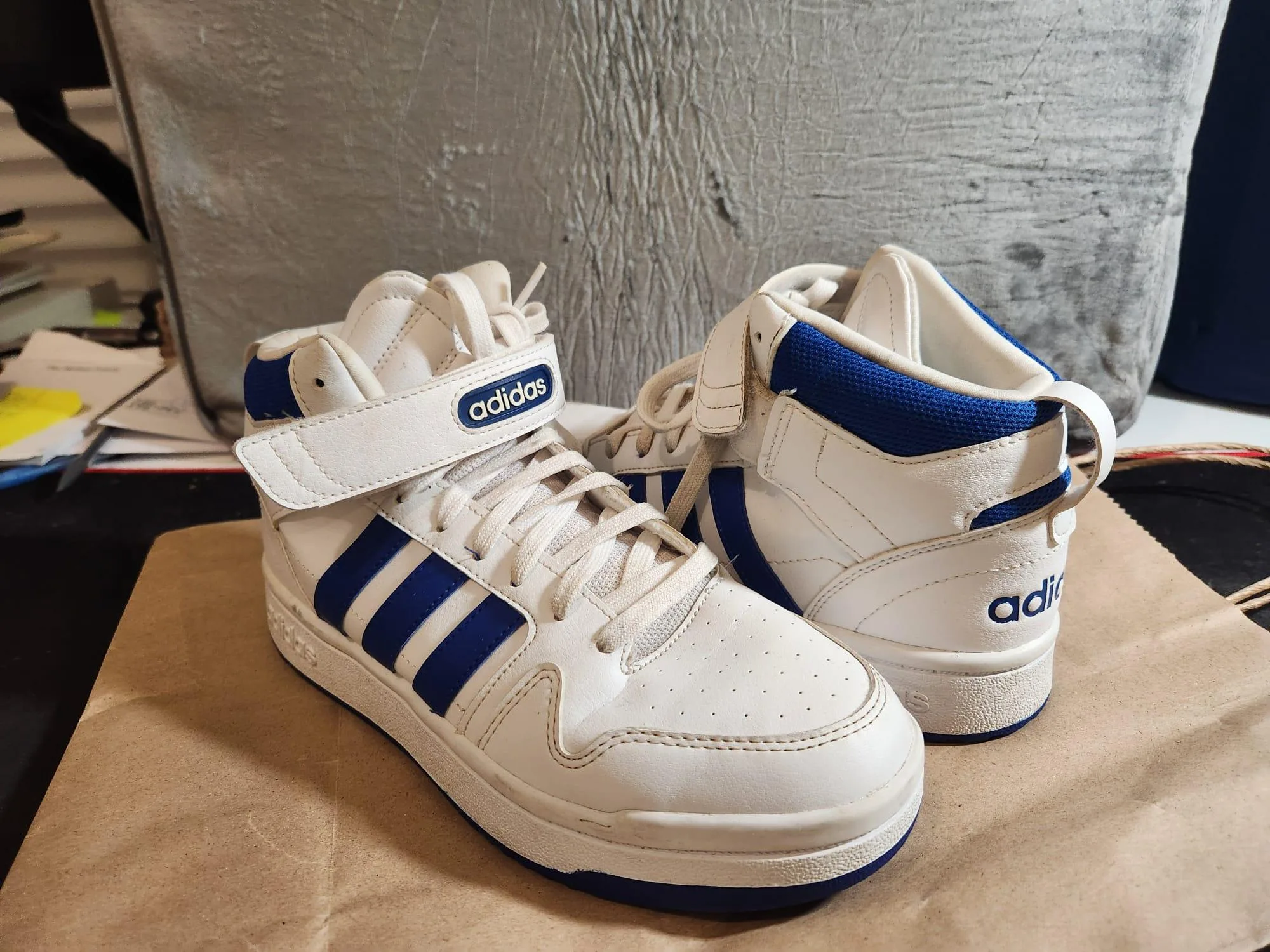 Adidas Boys High top runners size 7 thumbnail