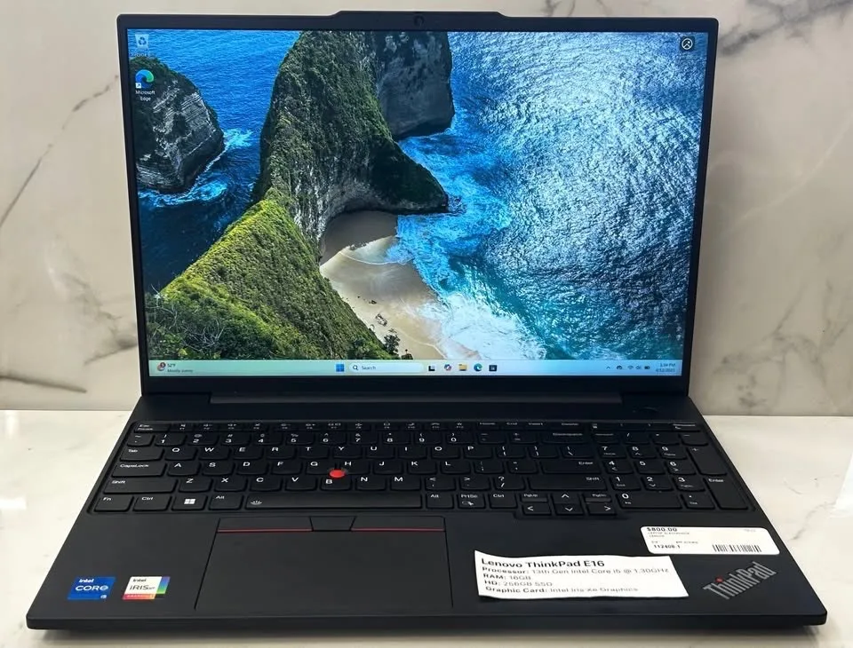 Lenovo ThinkPad E16 - Intel Core i5 - 16GB - 256GB thumbnail