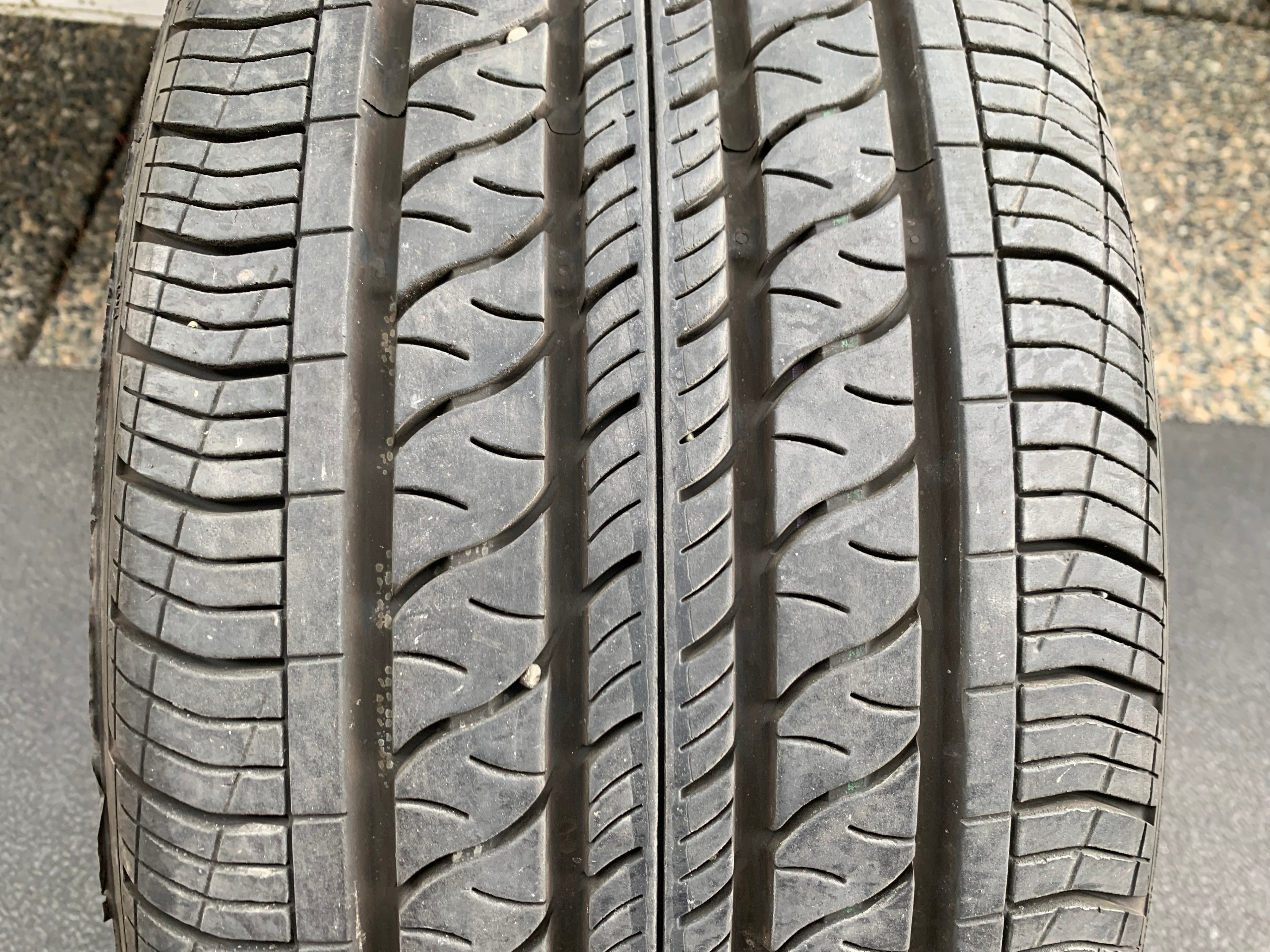 1 X single 235/40/18 Continental Pro contact RX with 80% tread - photo 2