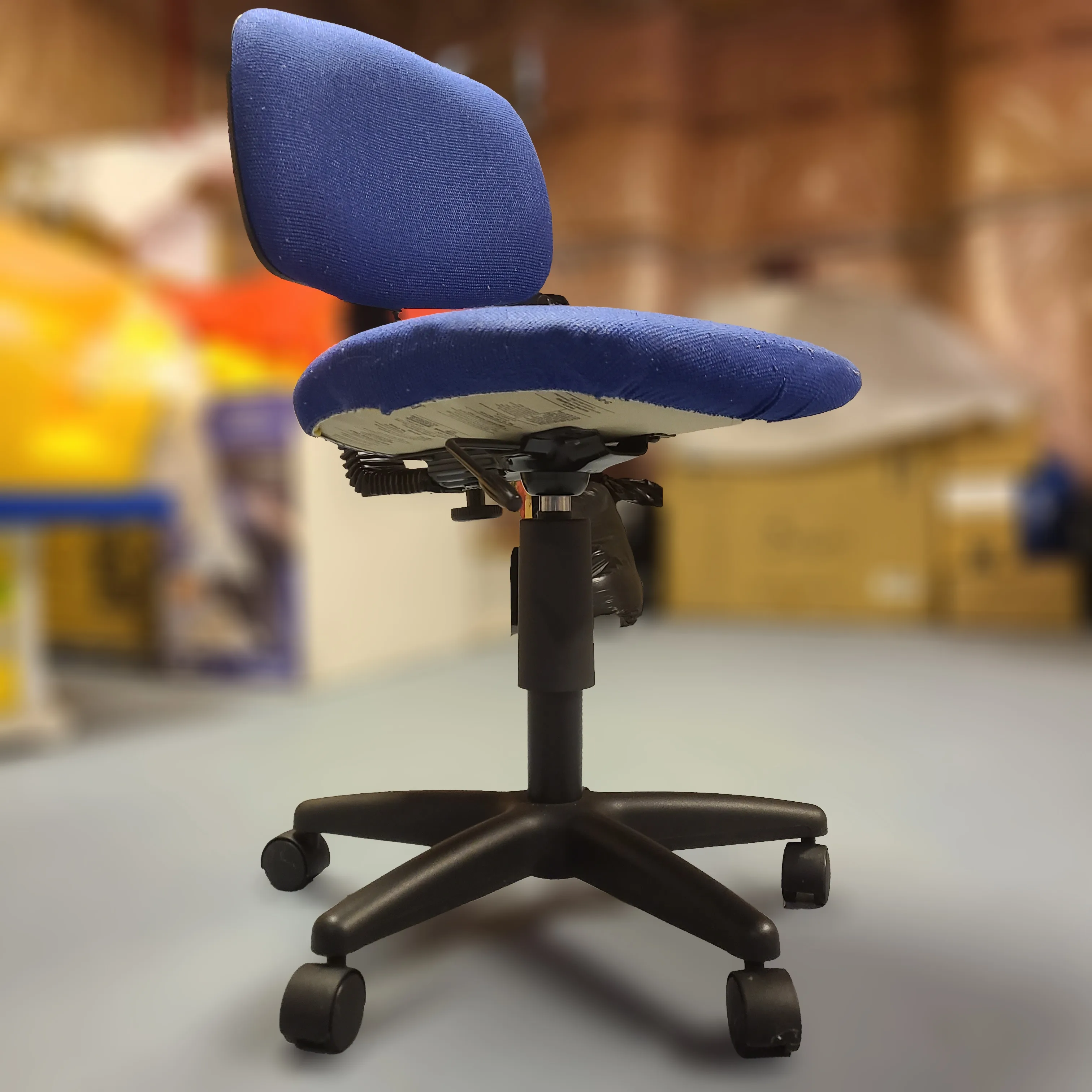 Armless Fabric Task Chair - blue image indicator(3)