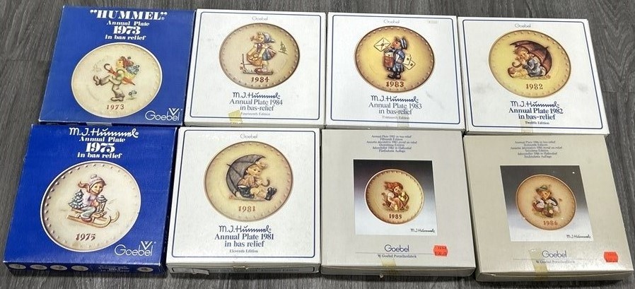 Set of 8 Hummel Annual Plates 1973 to 1986 (Goebel, Germany) 1/2