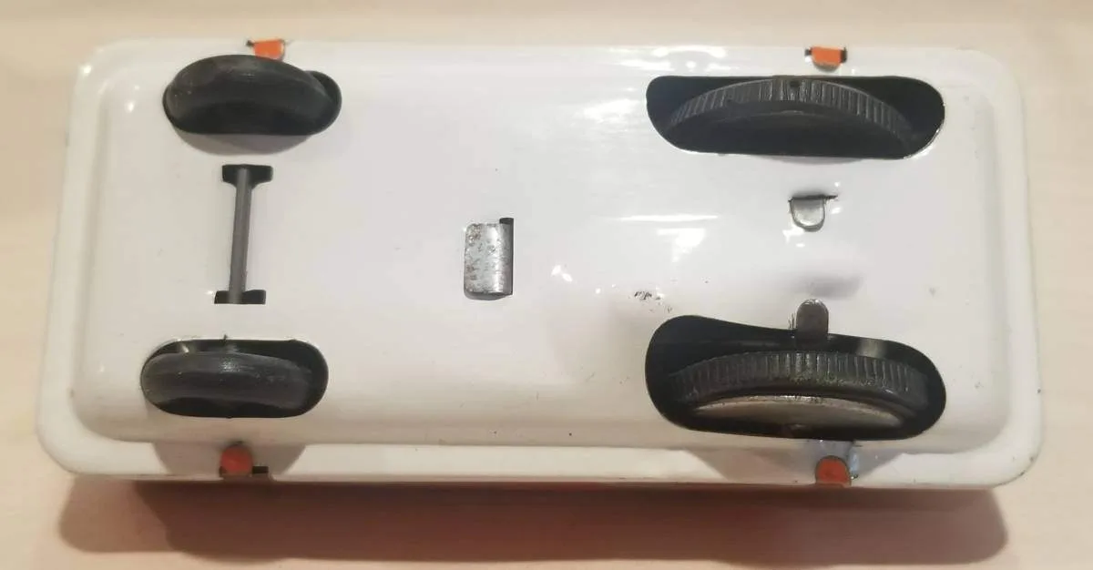 Vintage Japanese Tin Friction Car HS-500 – 4" (1950s/60s) image indicator(5)