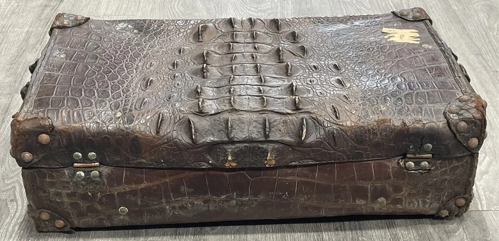 RARE 1900s Vintage Crocodile Leather Suitcase - Eagle Lock Co. image indicator(5)