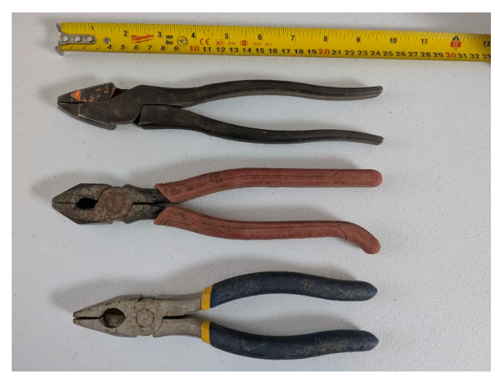 Pliers (see pictures/read ad)