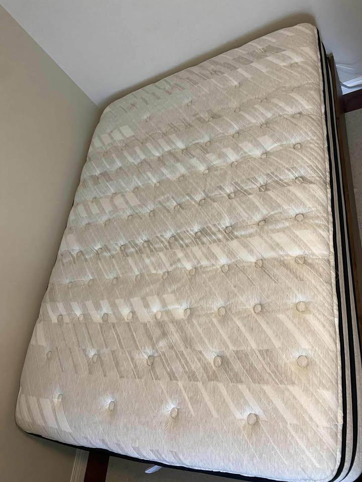 FULL size SEALY mattress (excellent condition) - photo 3