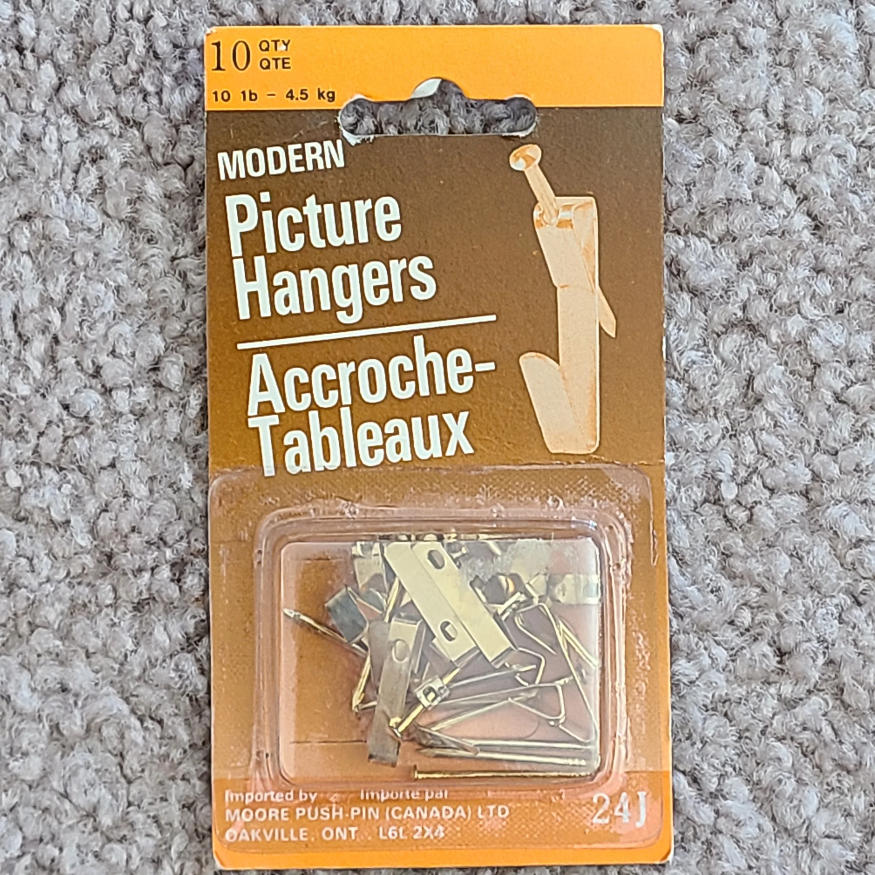Picture Hangers 10 lb/4.5 kg - Brass (6 pkg) image indicator(2)