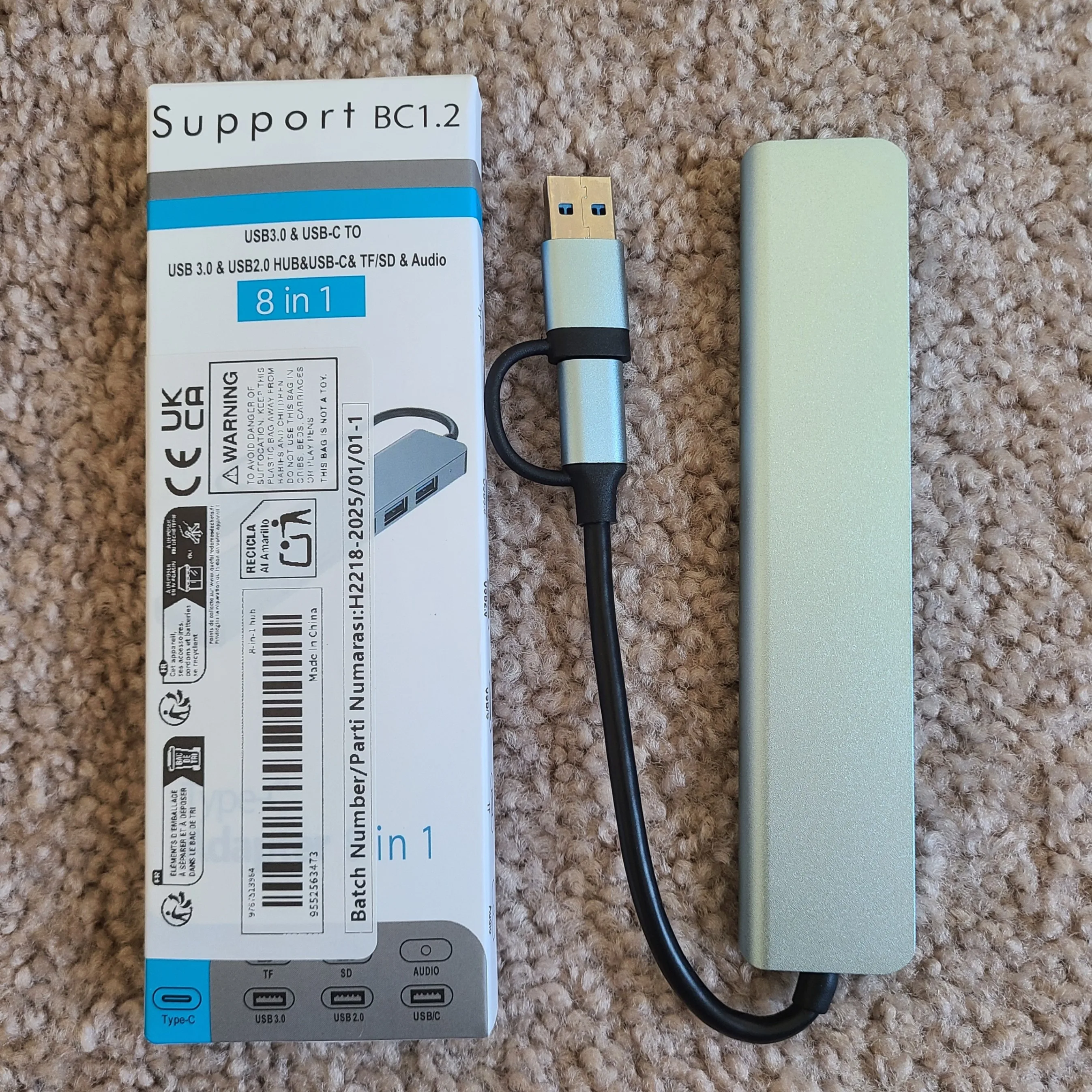 8-in-1 USB 3.0 / USB-C Hub for laptop or PC/Mac image indicator(2)