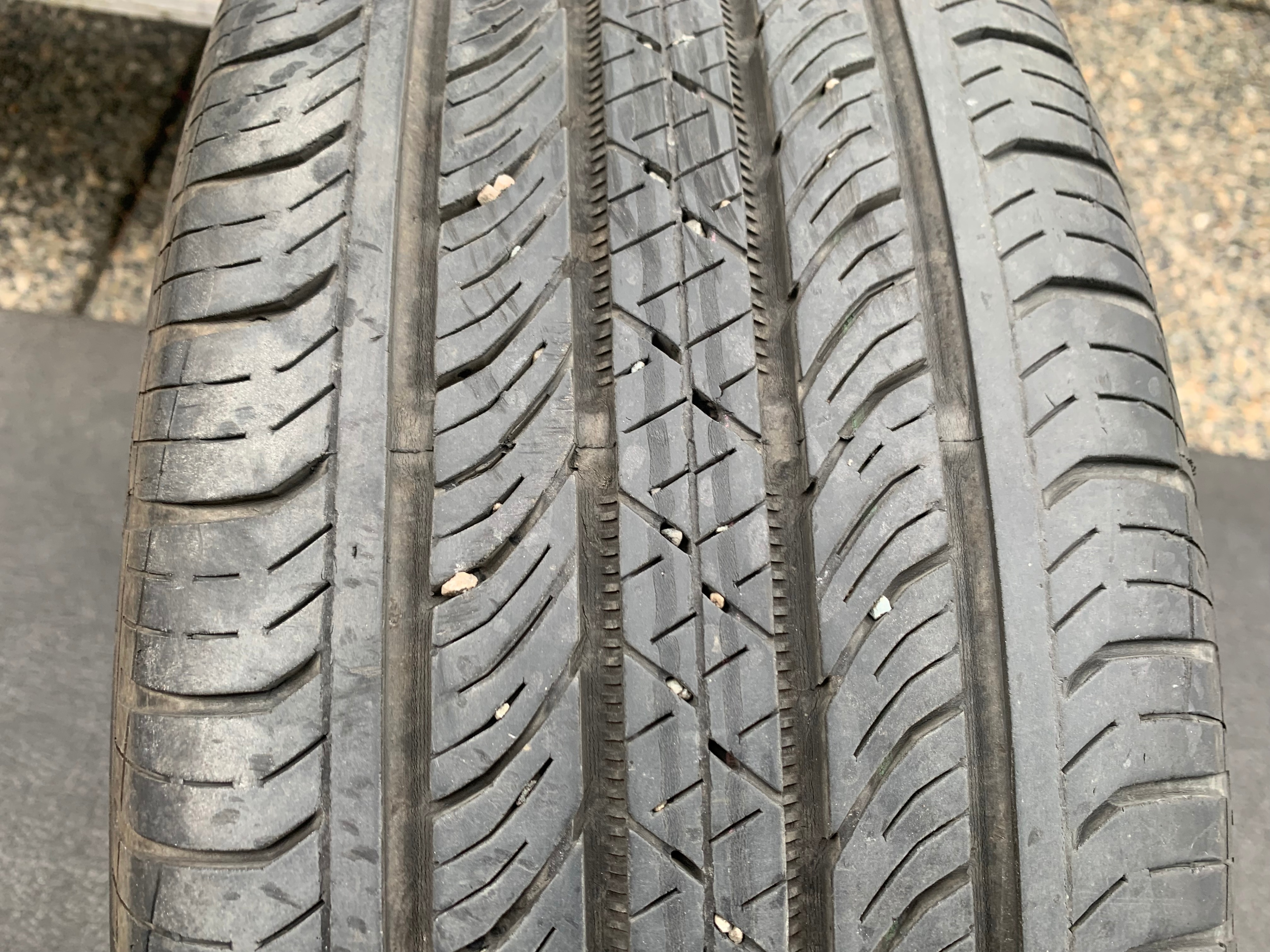 PAIR of 215/65/17 M+S Continental pro contact TX with 70% tread - photo 2