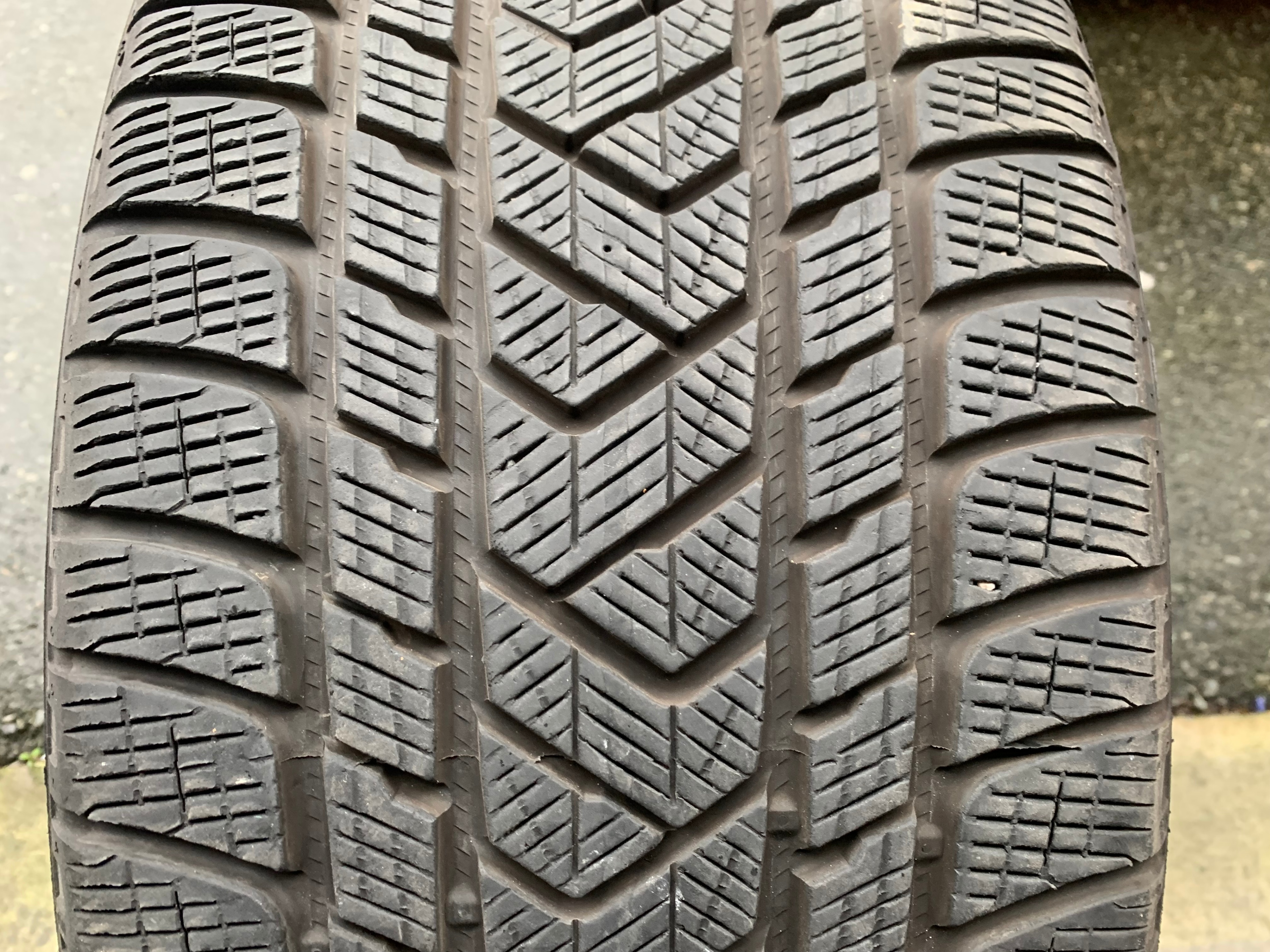 1 X single 285/40/22 M+S 110V Pirelli scorpion winter 80% tread - photo 2