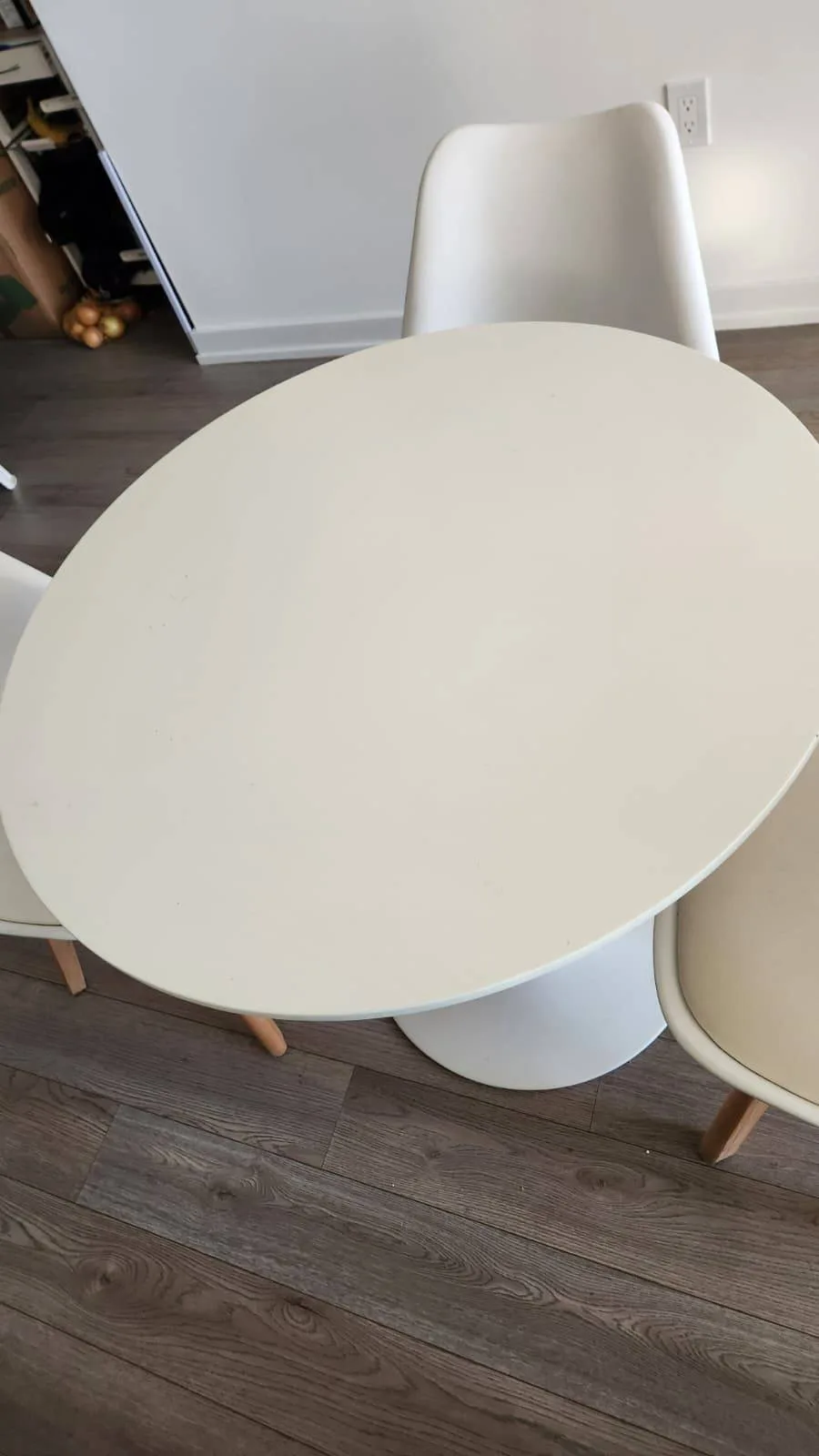 Round 31.5 inch Dining table w/ chairs image indicator(2)