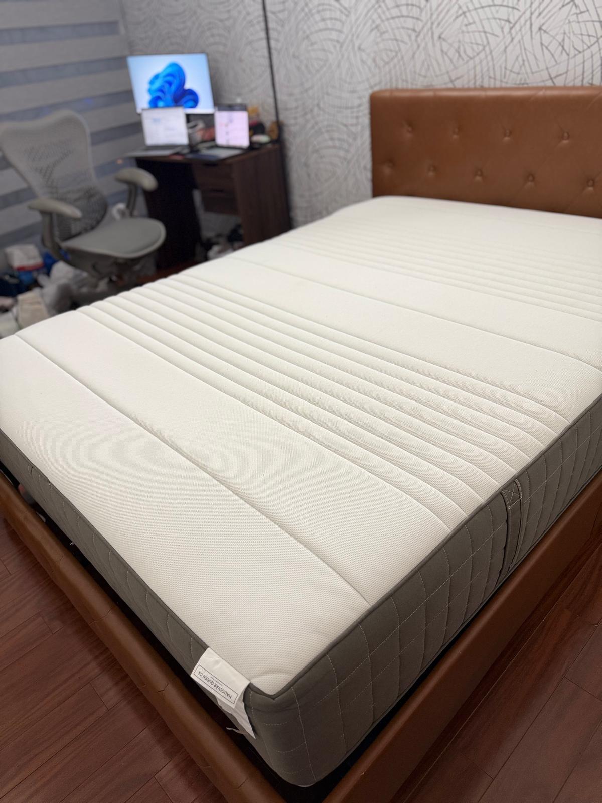 Queen Mattress - IKEA HAUGSVÄR Hybrid Mattress
