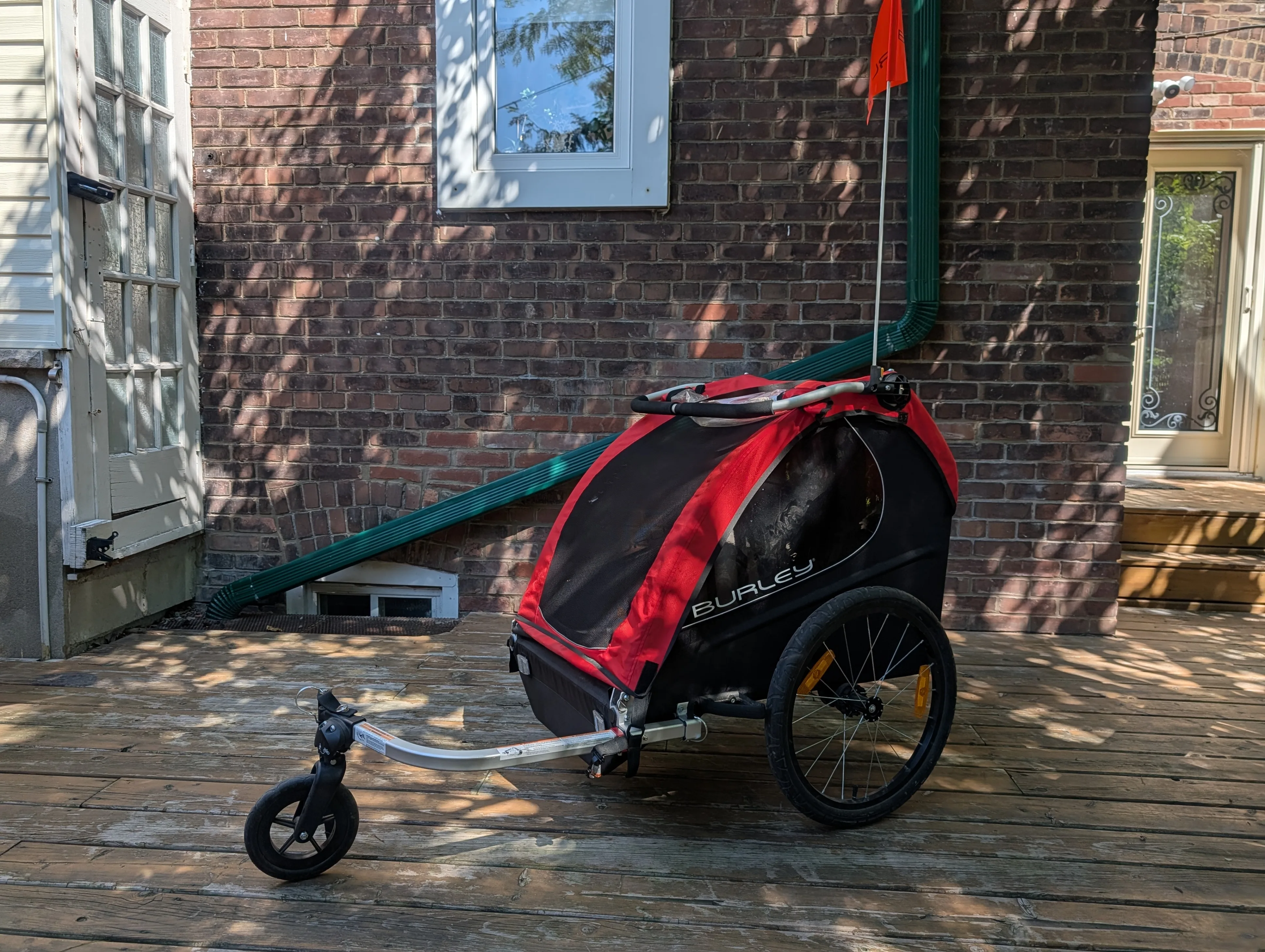 Burley Bee Bike Trailer - Red/Black