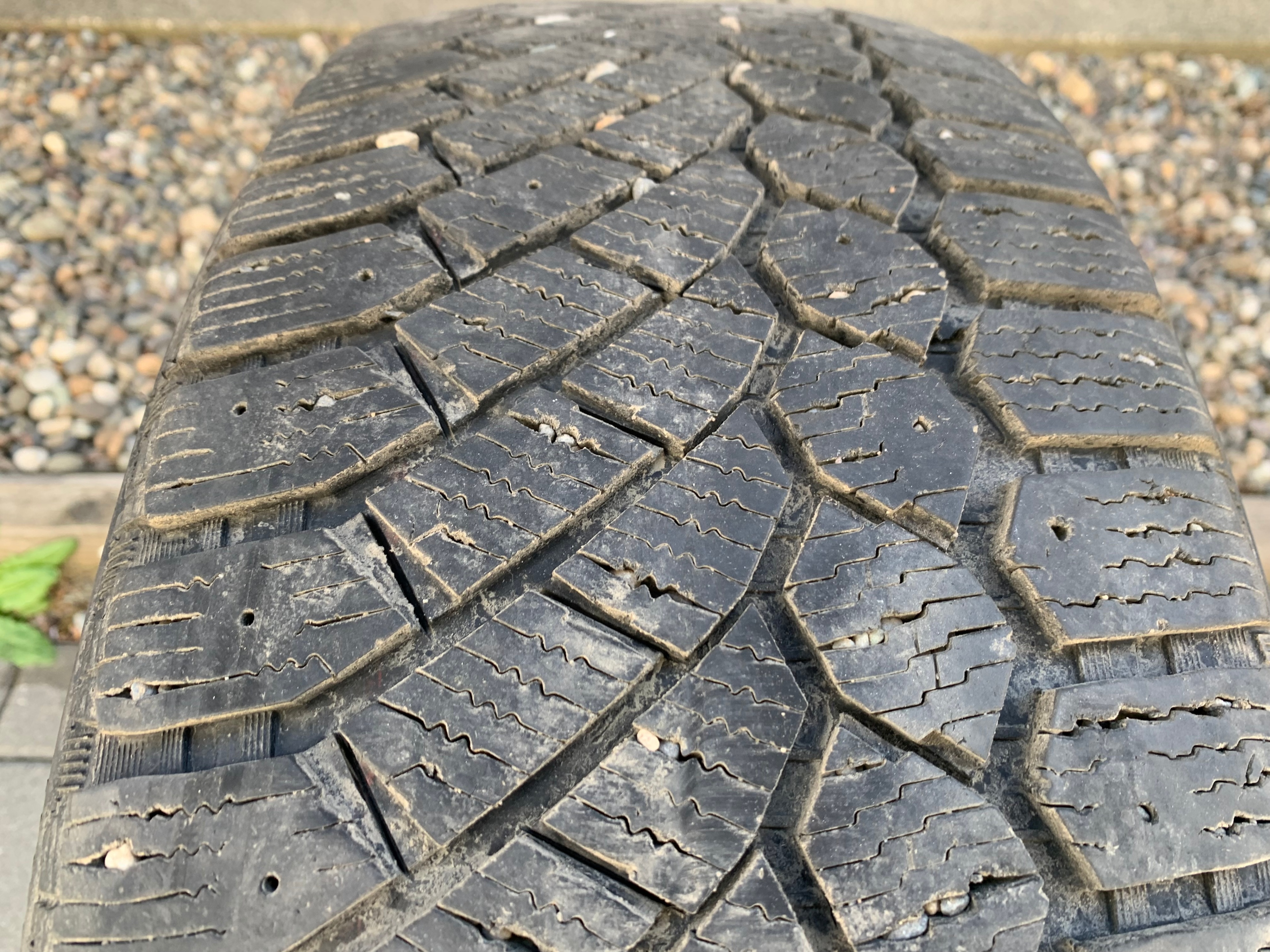 1 x single 225/55/18 M+S 102T Nord Frost 200 Gislaved 90% tread - photo 3