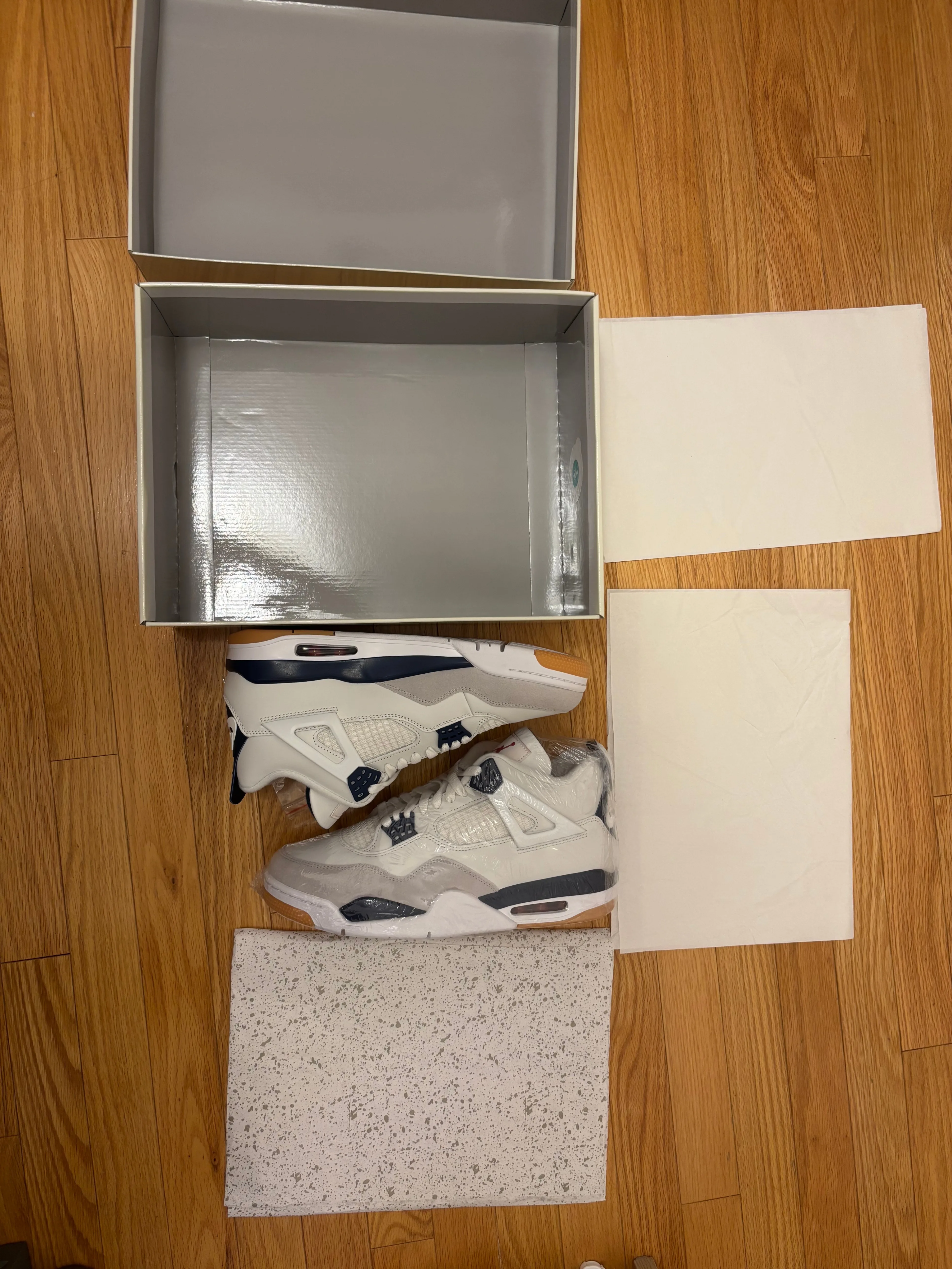 Last pair! Jordan 4 SB NAVY Size 10.5 3000% Authentic image indicator(2)