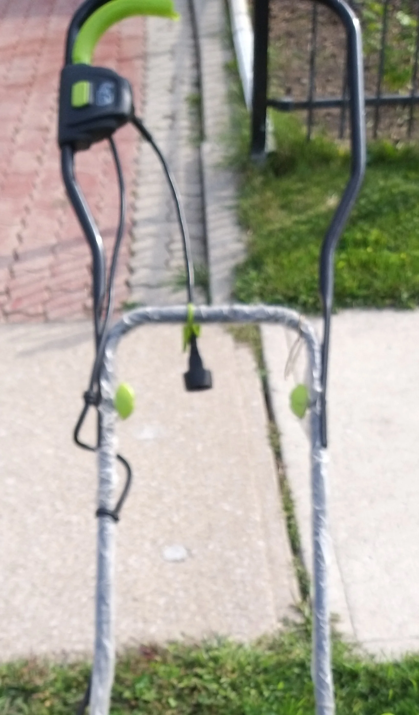 📢 For Sale Ad – Lawn Master Electric Mower image indicator(2)