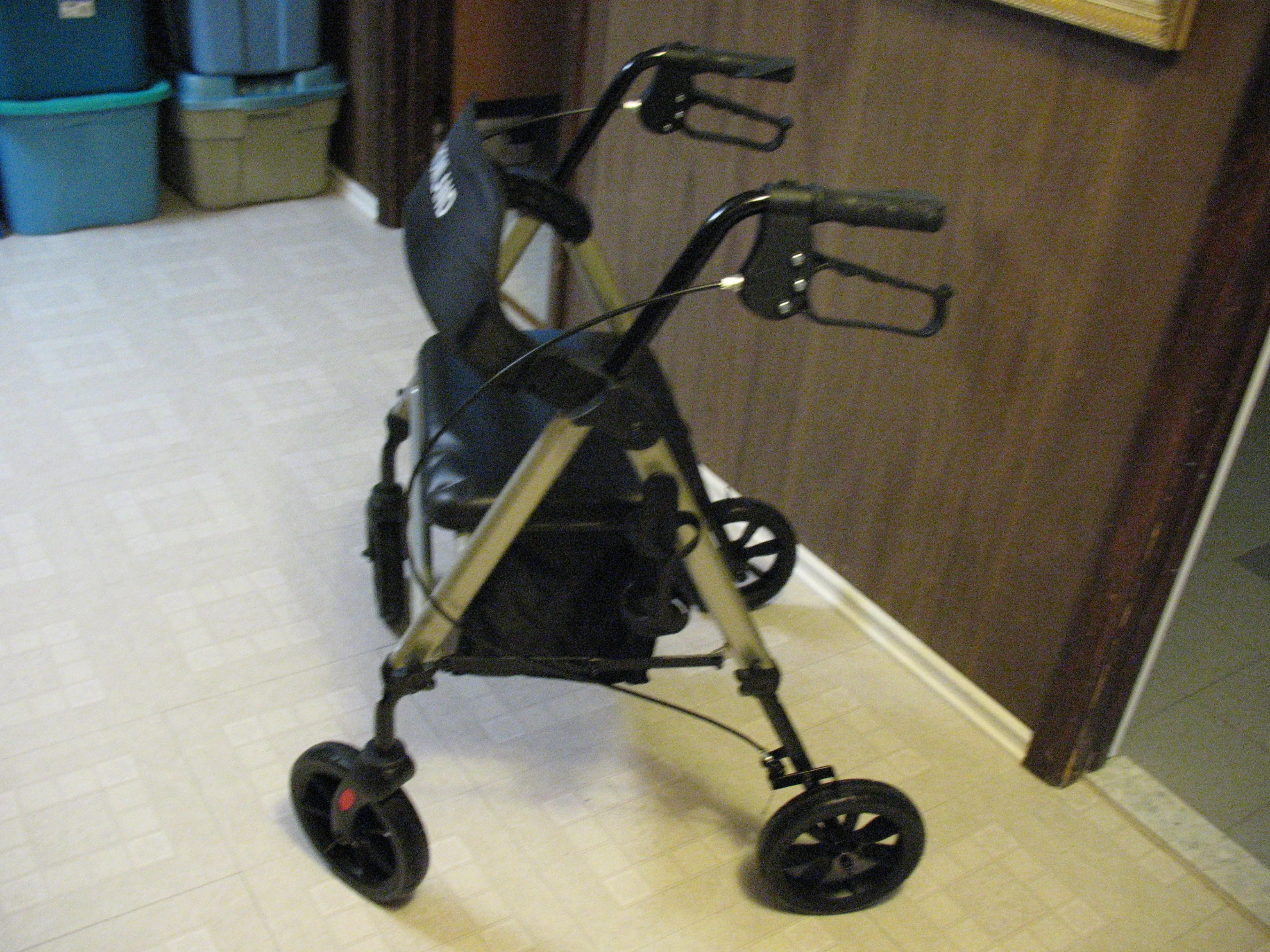 HOMELAND Rollator/Walker, BRAND NEW image indicator(9)