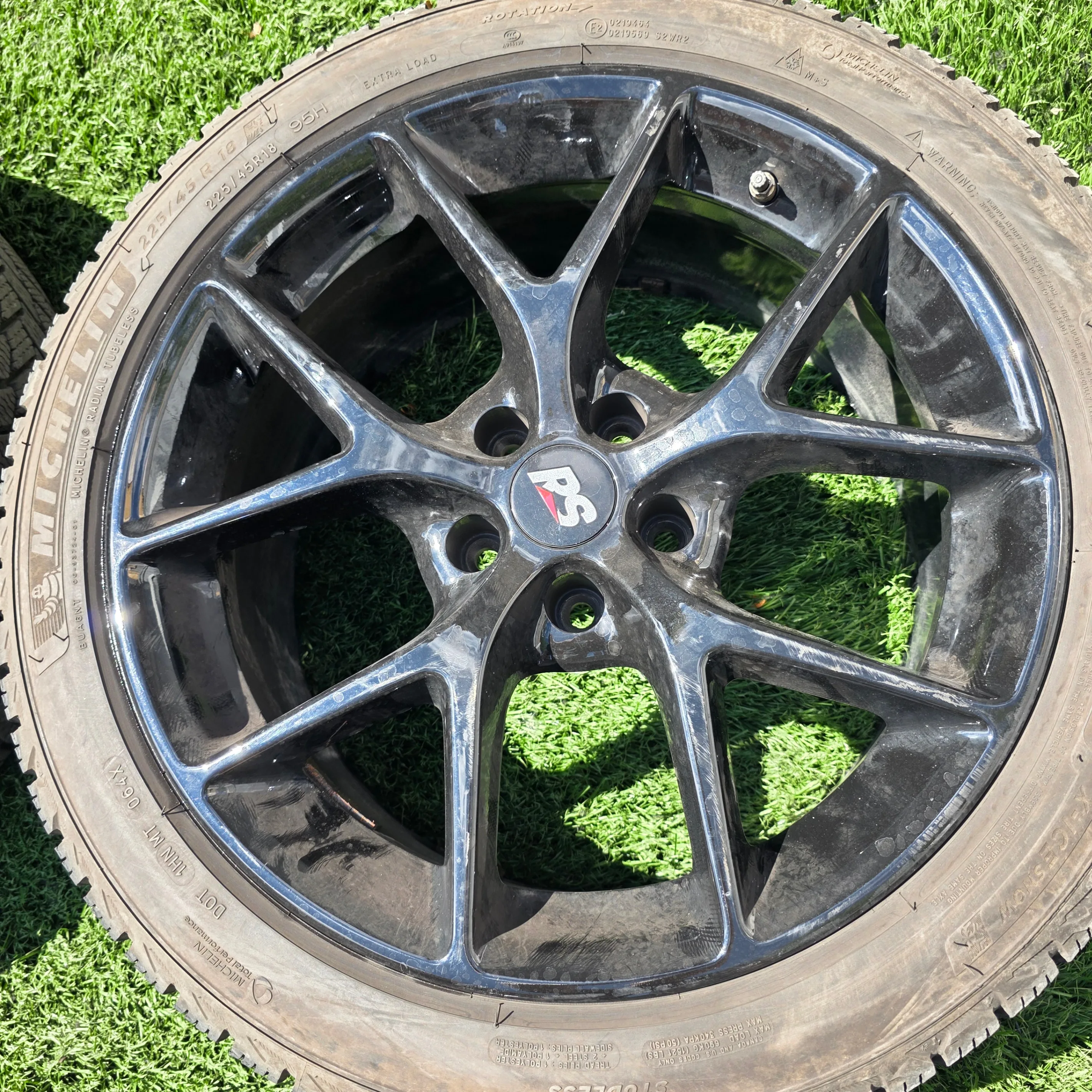 225/45/18 Michelin winter tires 90% tread with RS alloy 5x112 image indicator(3)