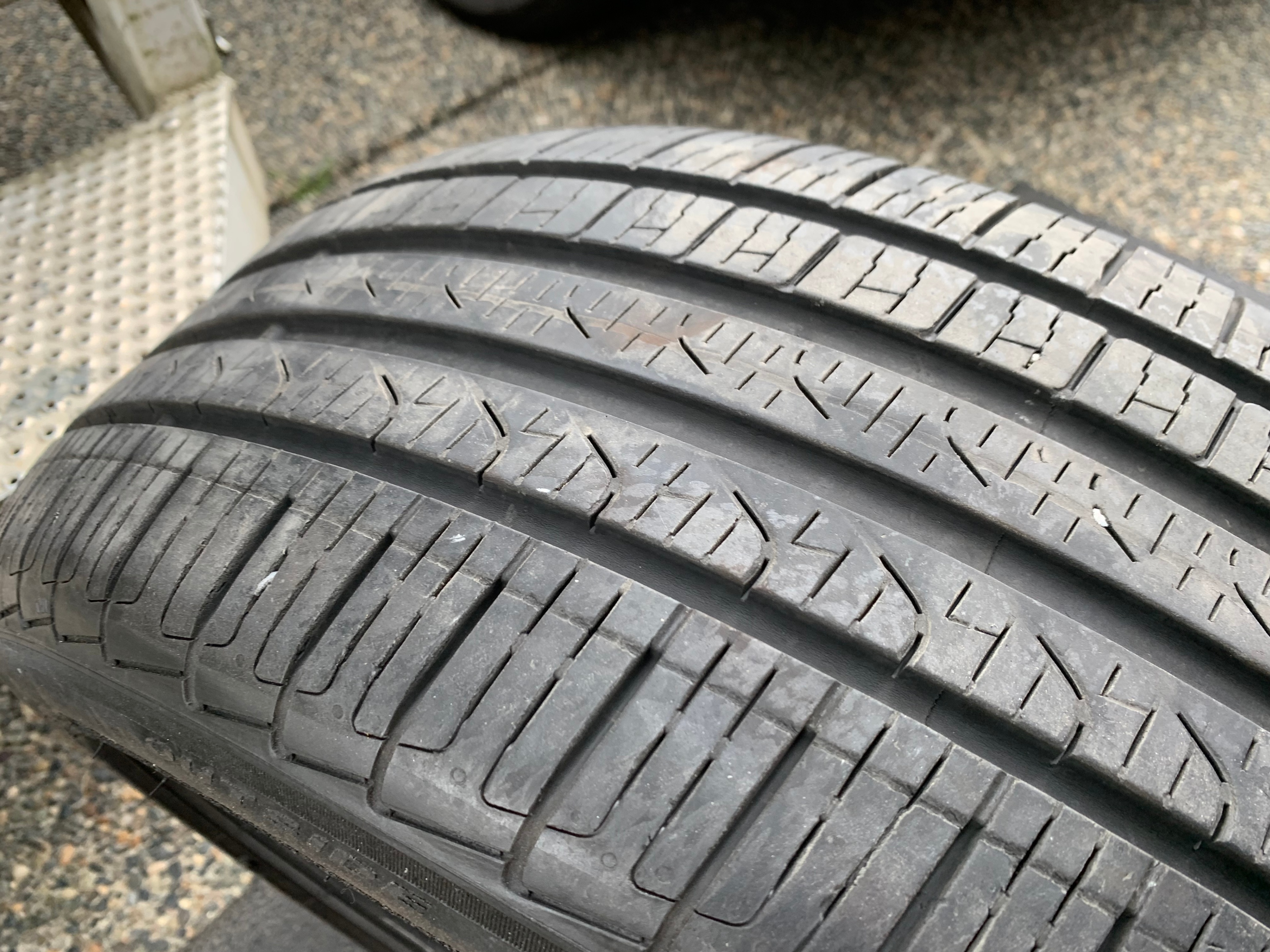 1 X single 225/45/17 Pirelli P7 Cinturato A/S RFT with 65% tread - photo 4