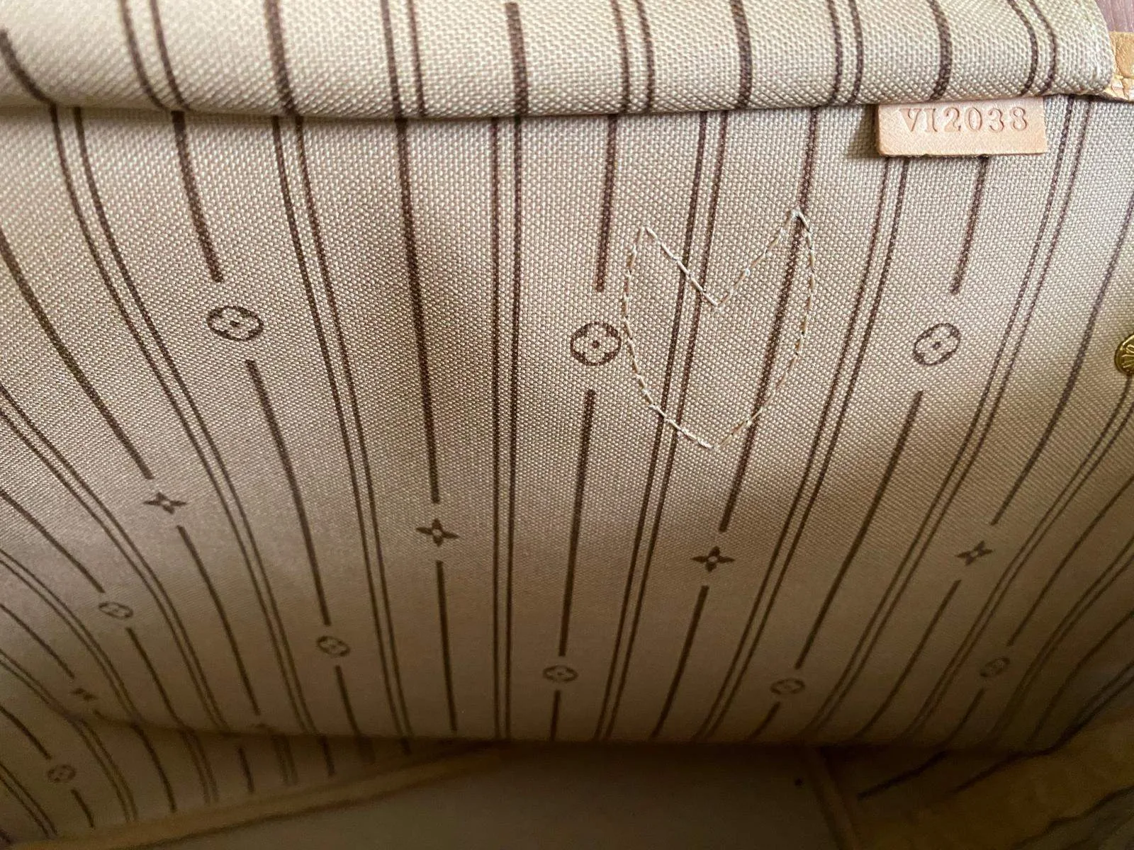 Authentic Louis Vuitton LV Monogram Neverfull MM Tote Bag image indicator(9)