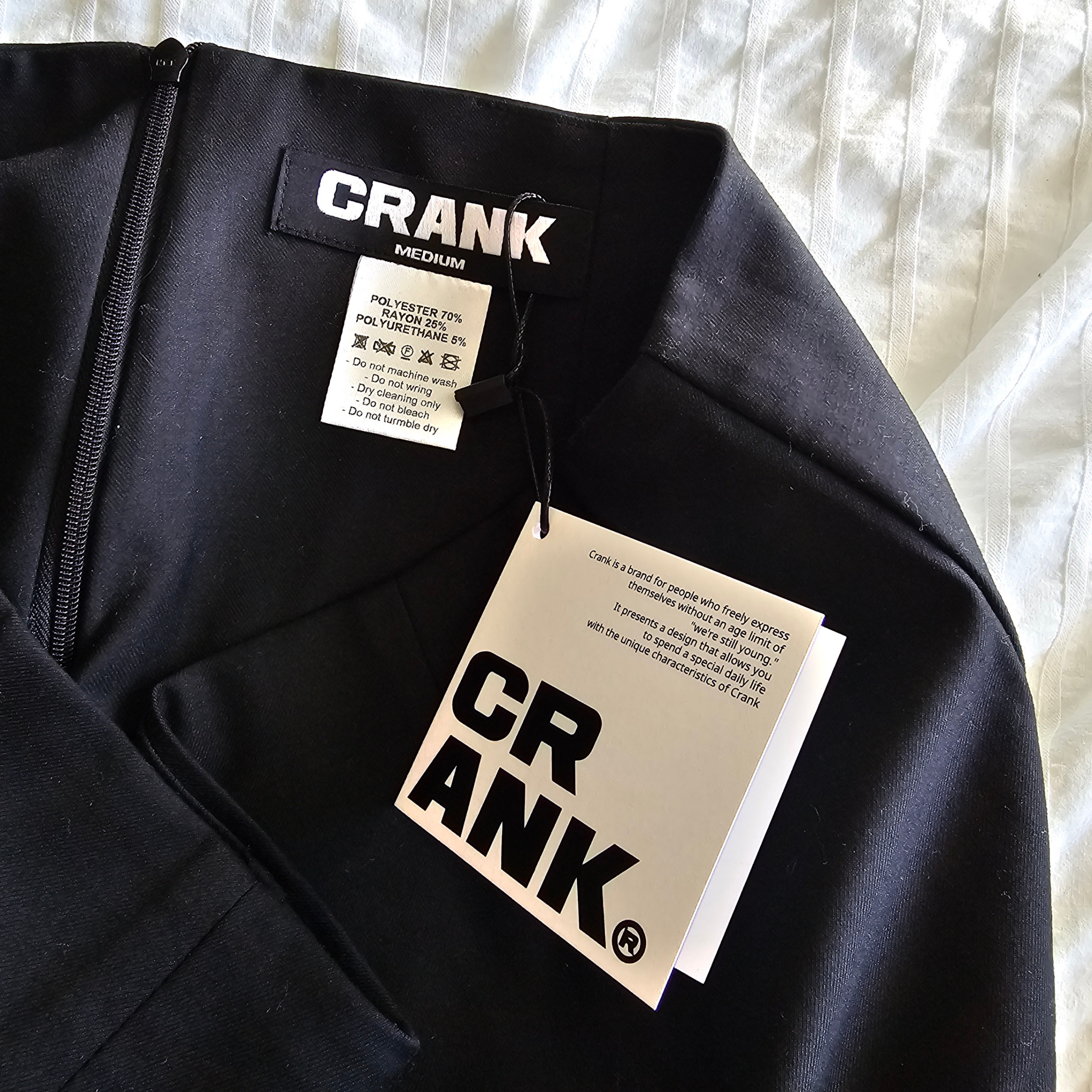 NWT Crank Slit Miniskirt Pants - 2024 - Black - Sz M - photo 4