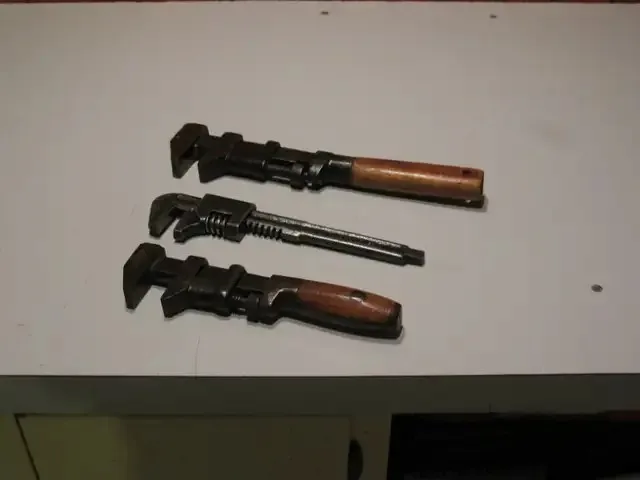 3 Vintage Adjustable Pipe Wrenches image indicator(3)