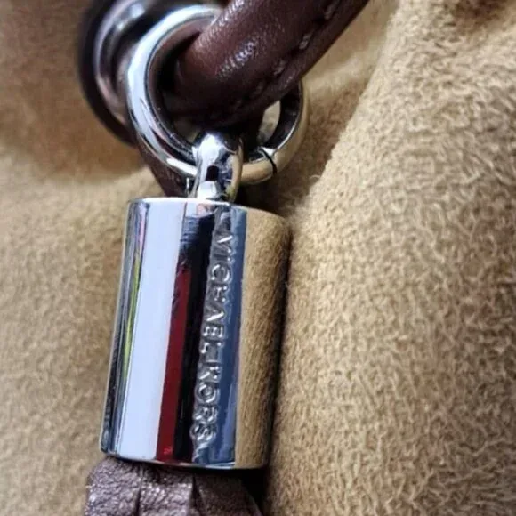 Michael Kors Sling Bag Genuine Leather Strap & Tassel🥕 image indicator(5)