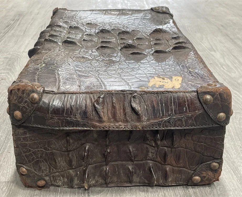 RARE 1900s Vintage Crocodile Leather Suitcase - Eagle Lock Co. image indicator(4)