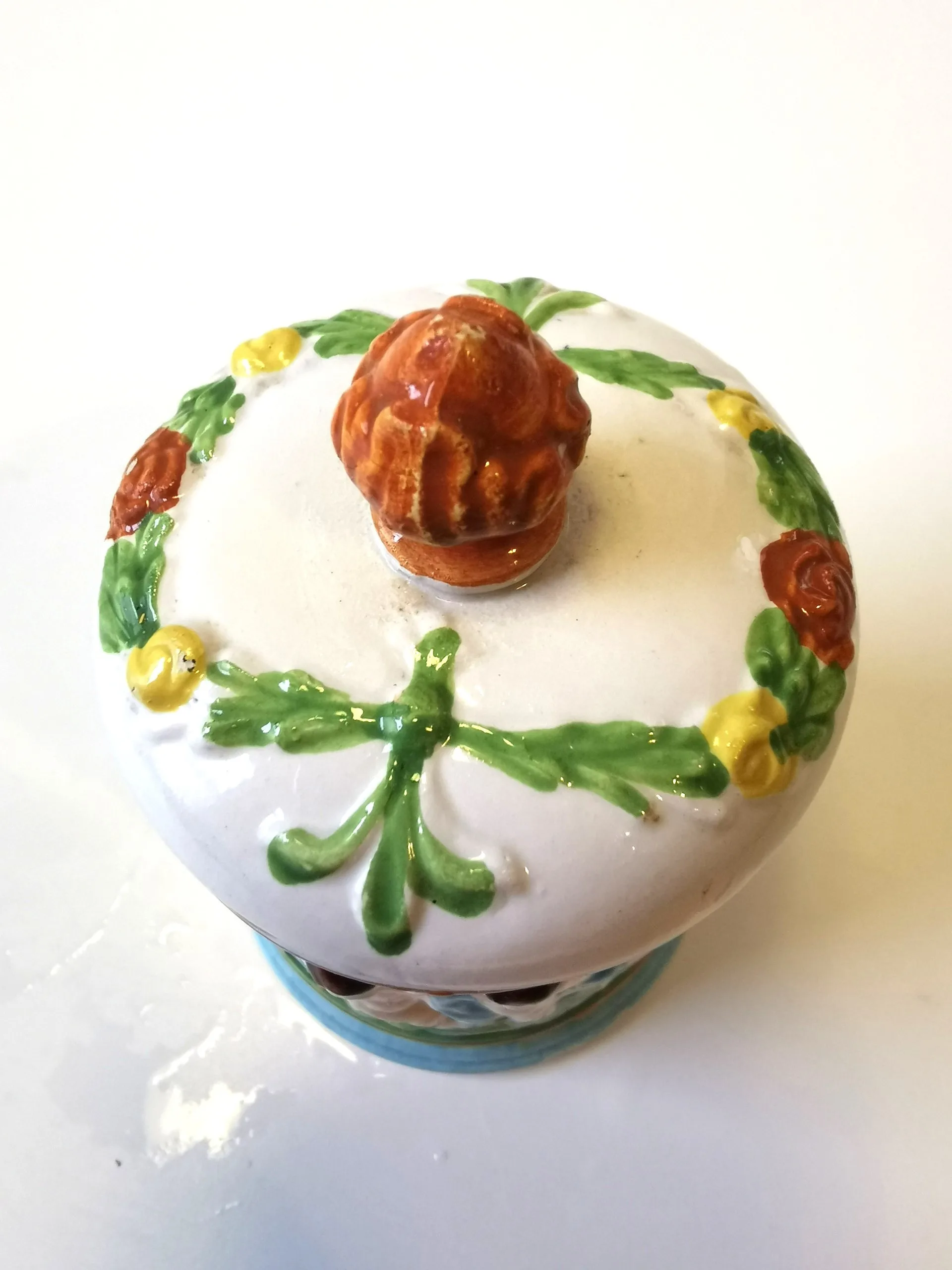 Small Porcelain Display Piece made in Italy image indicator(2)