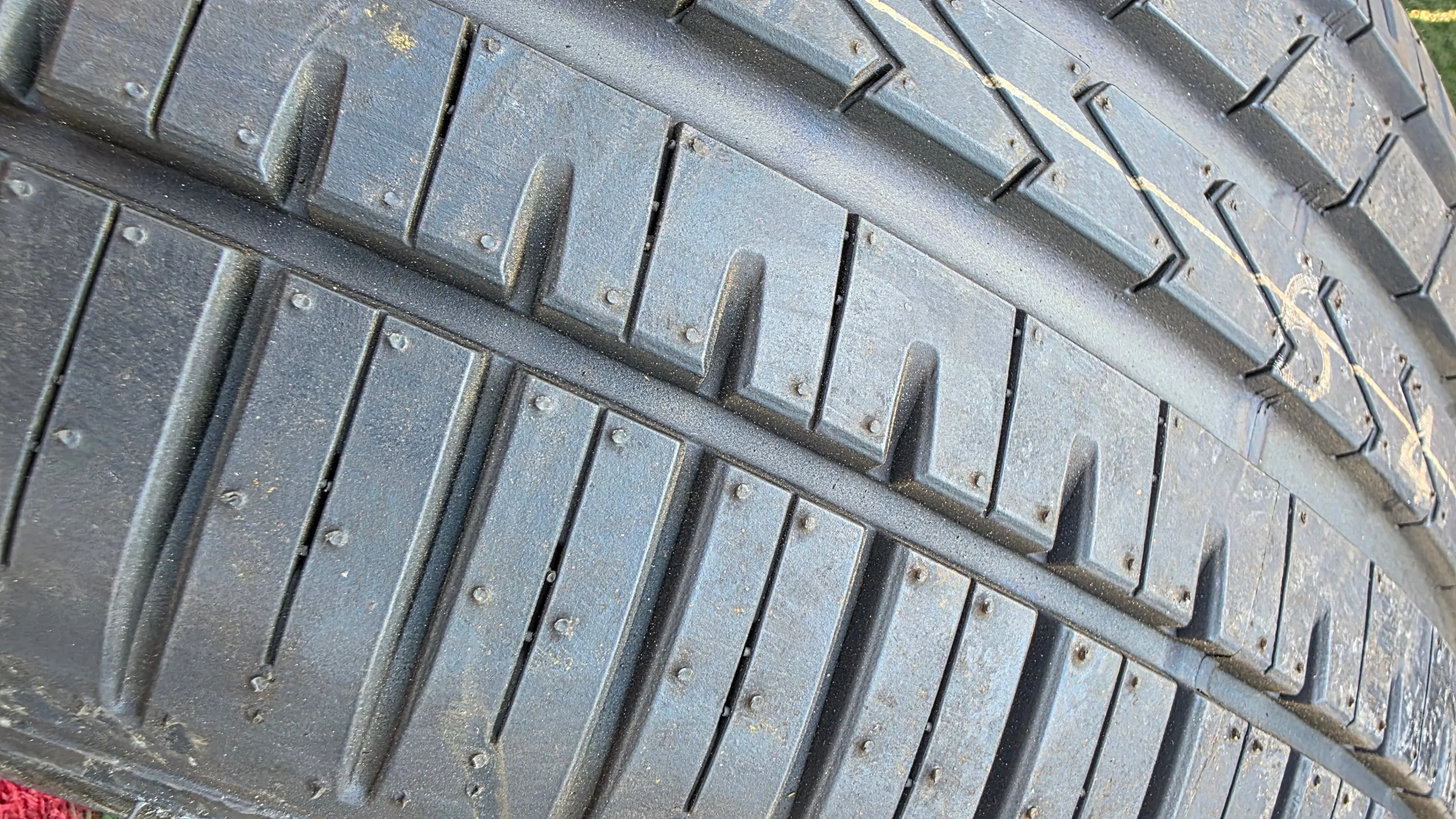 225/45/18 Falken Azenis Fk510 tires image indicator(5)