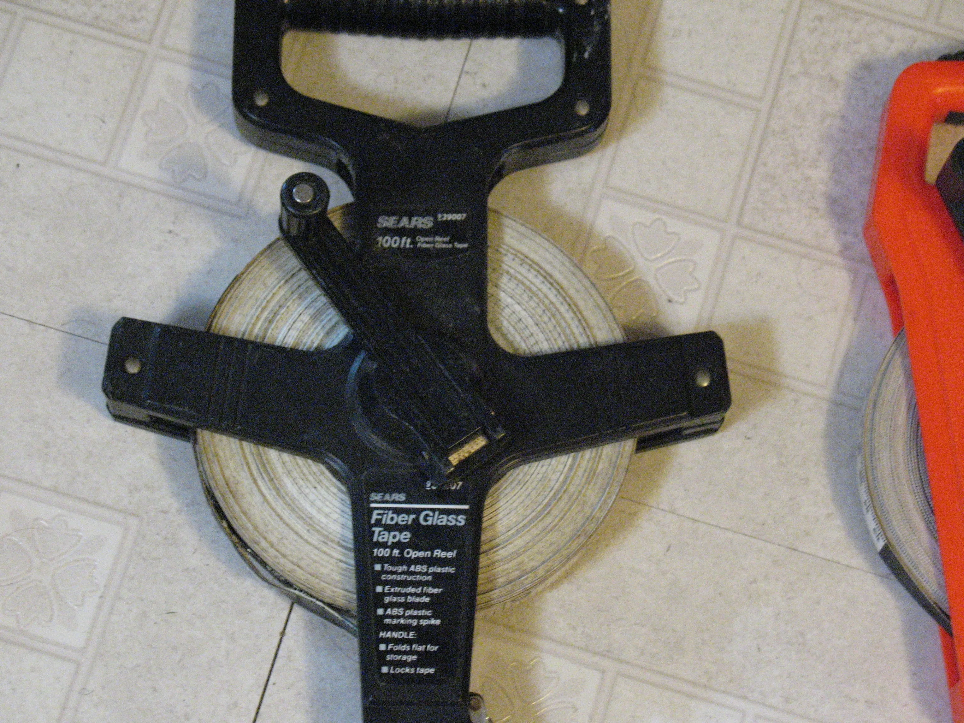 REEL 100 Feet Measuring Tapes image indicator(7)