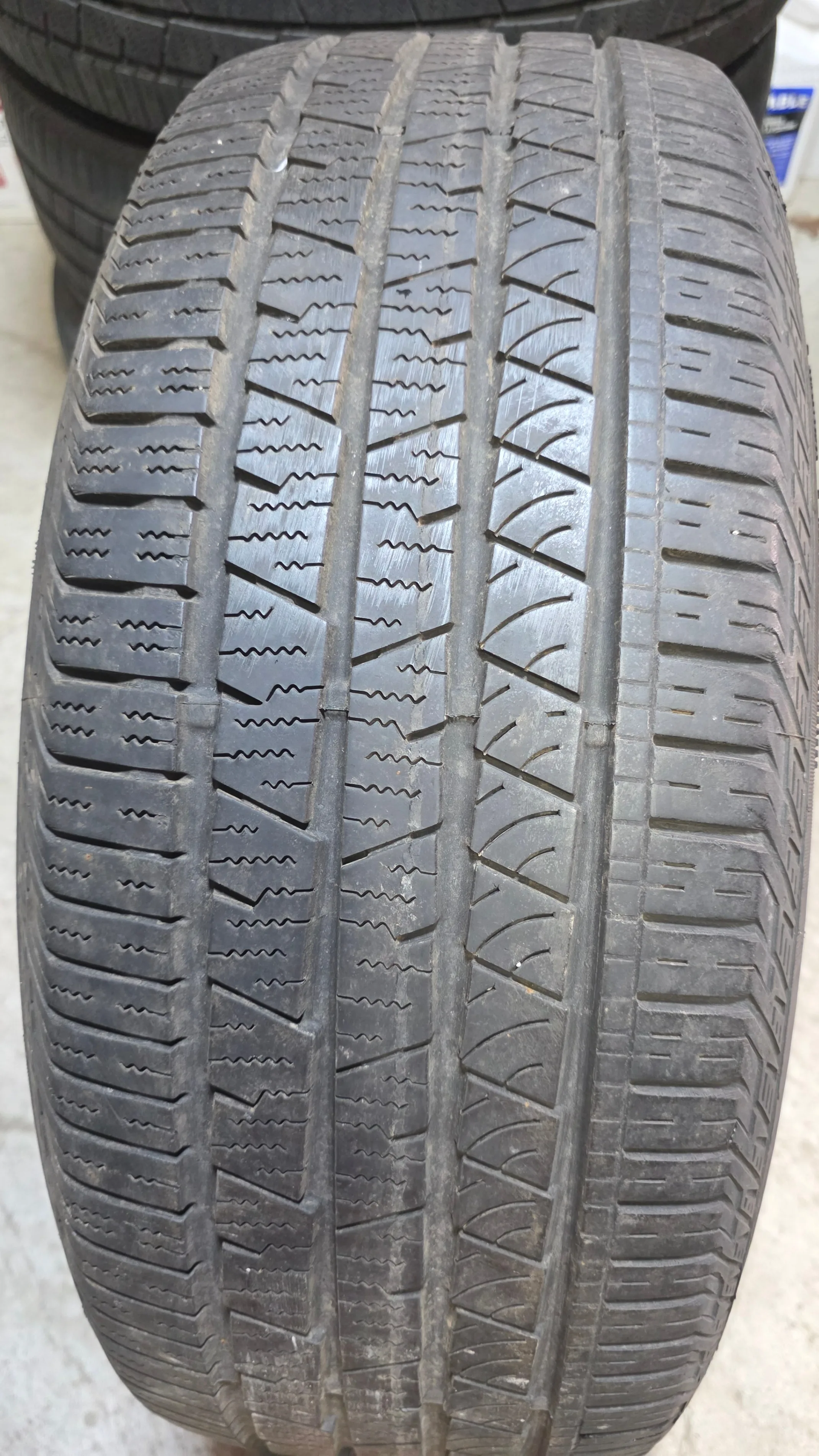 235/55/19 Continental all season tires image indicator(5)
