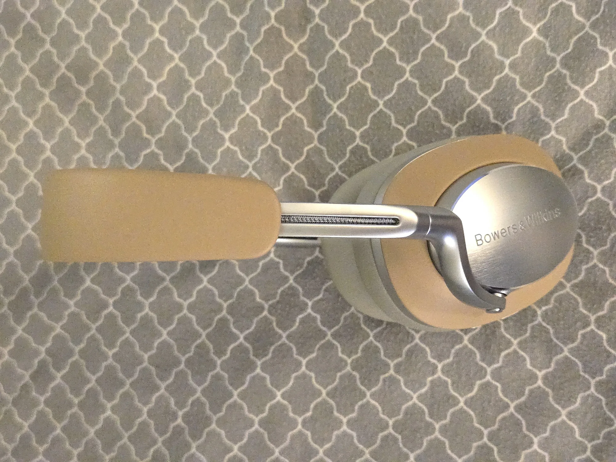 Bowers & Wilkins Px8 Tan image indicator(10)