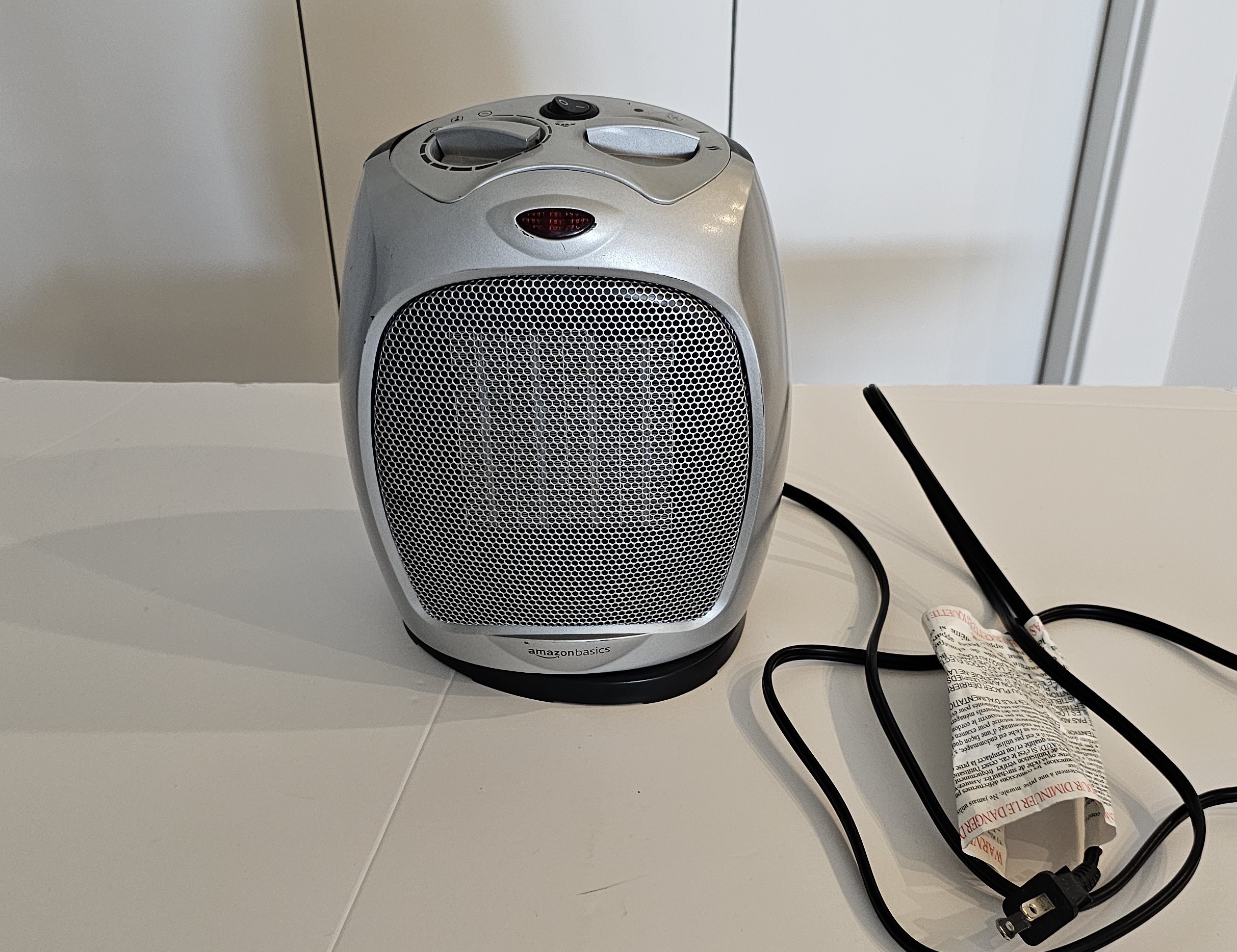 Portable ceramic space heater
