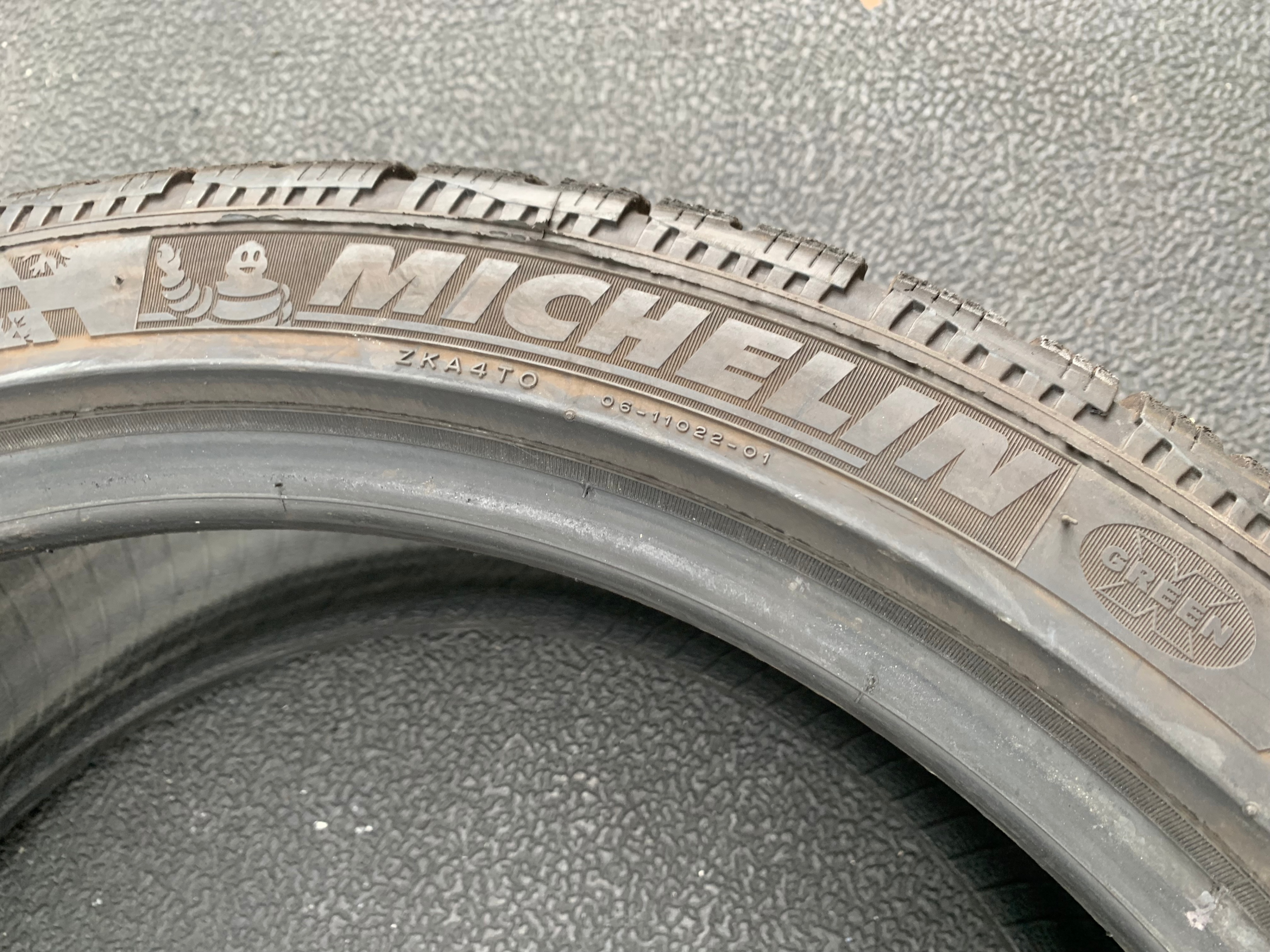 1 X single 225/40/18 Michelin Pilot Alpin PA4 with 95% tread - photo 5